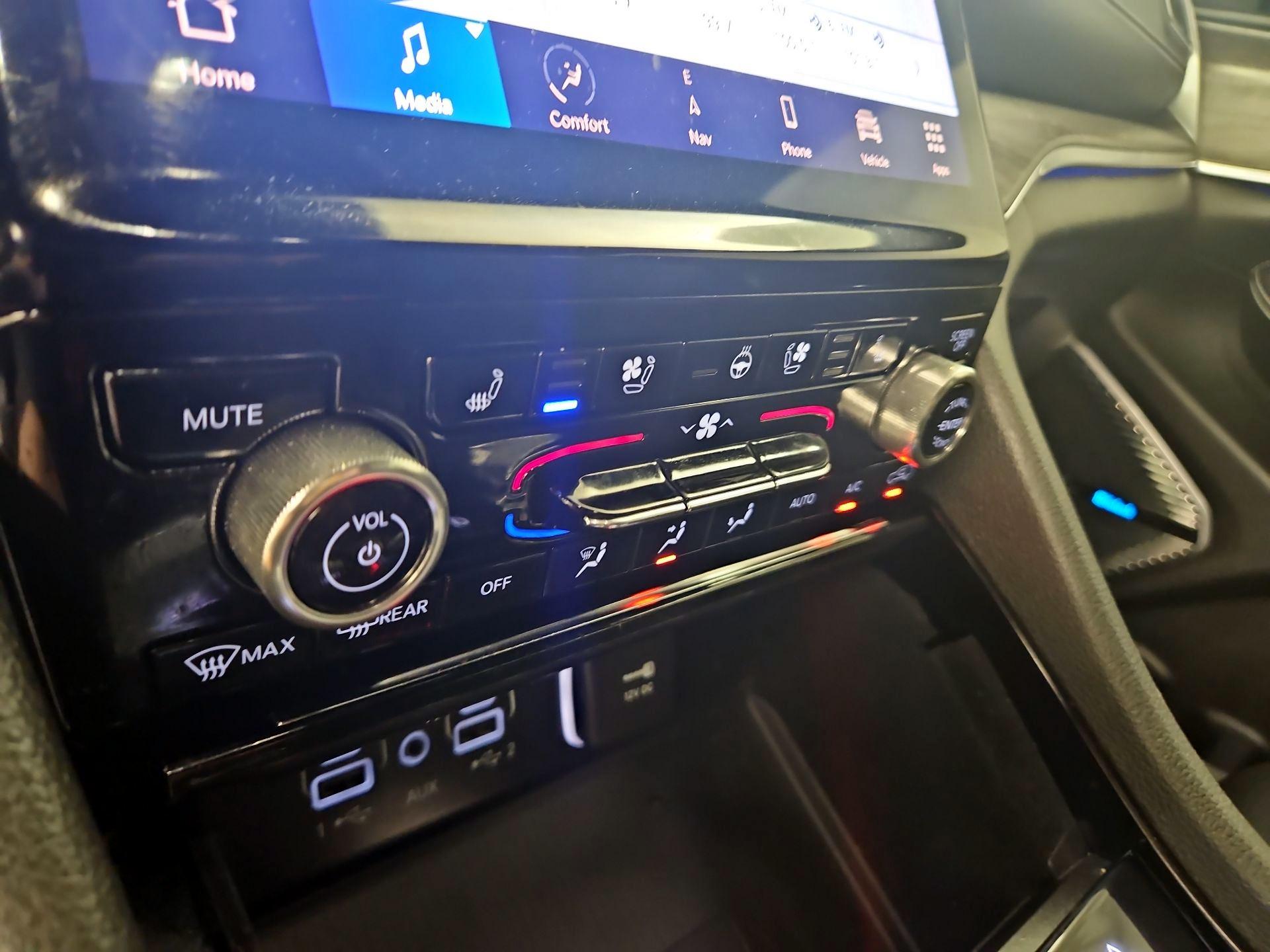 Thumbnail: 2022 Jeep Grand Cherokee - 17