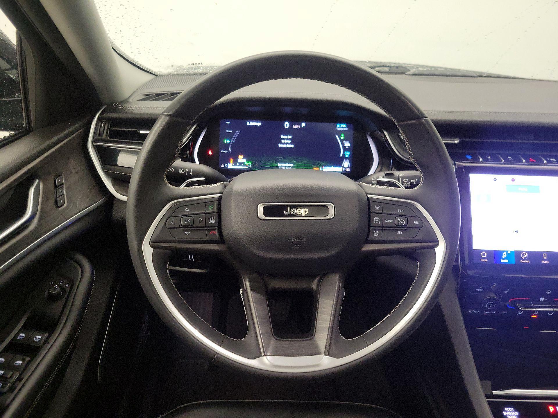 Thumbnail: 2023 Jeep Grand Cherokee - 10