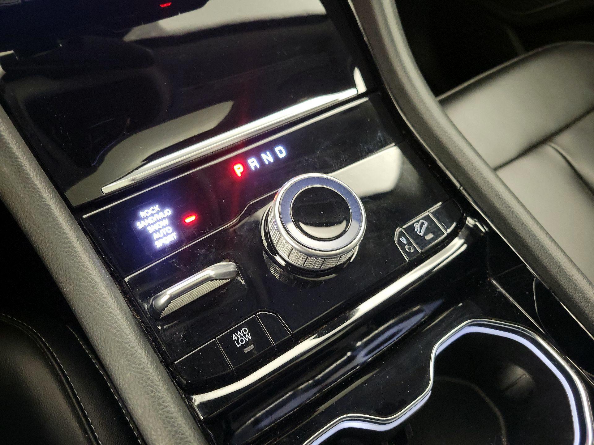 Thumbnail: 2023 Jeep Grand Cherokee - 17