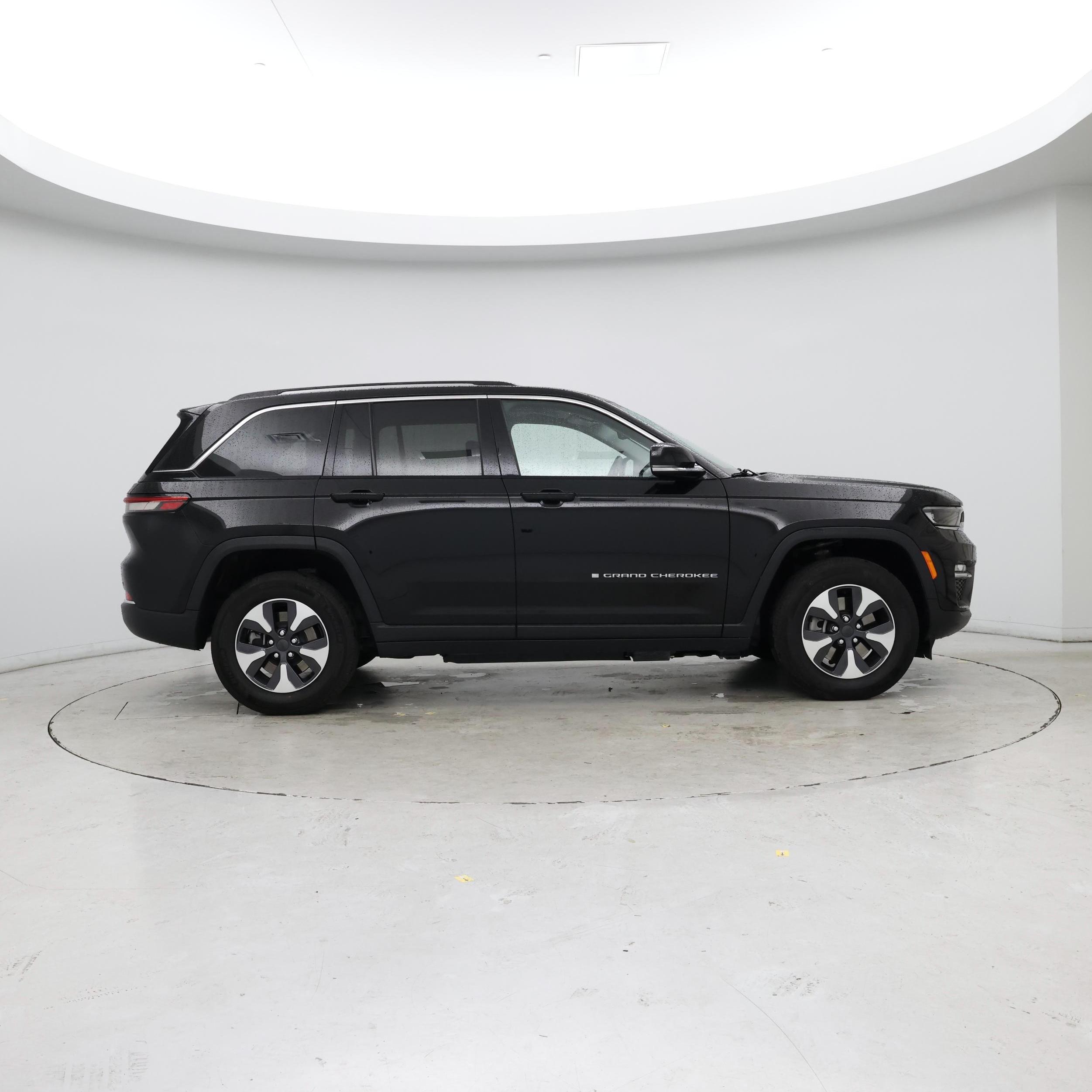 Thumbnail: 2023 Jeep Grand Cherokee - 7