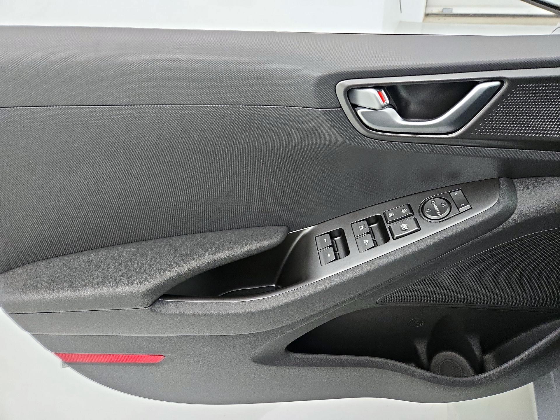 Thumbnail: 2020 Hyundai Ioniq - 12
