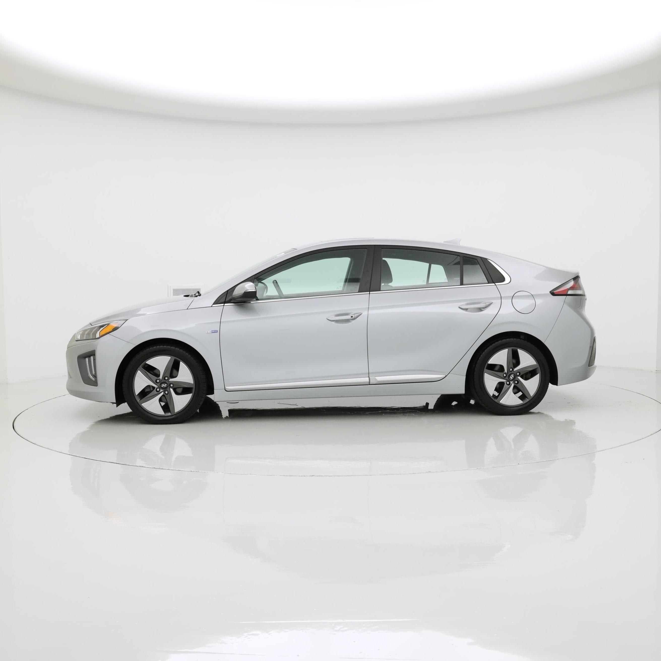 Thumbnail: 2020 Hyundai Ioniq - 3