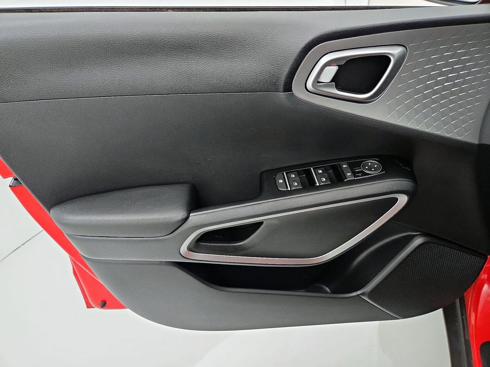 Thumbnail: 2020 Kia Soul - 12
