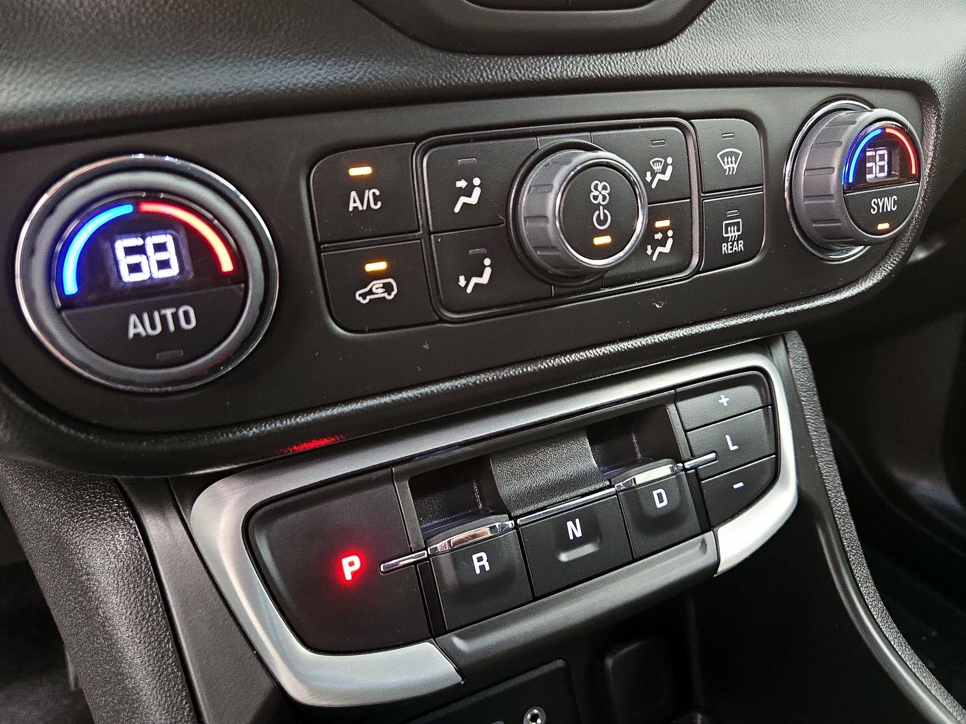 Thumbnail: 2022 GMC Terrain - 16