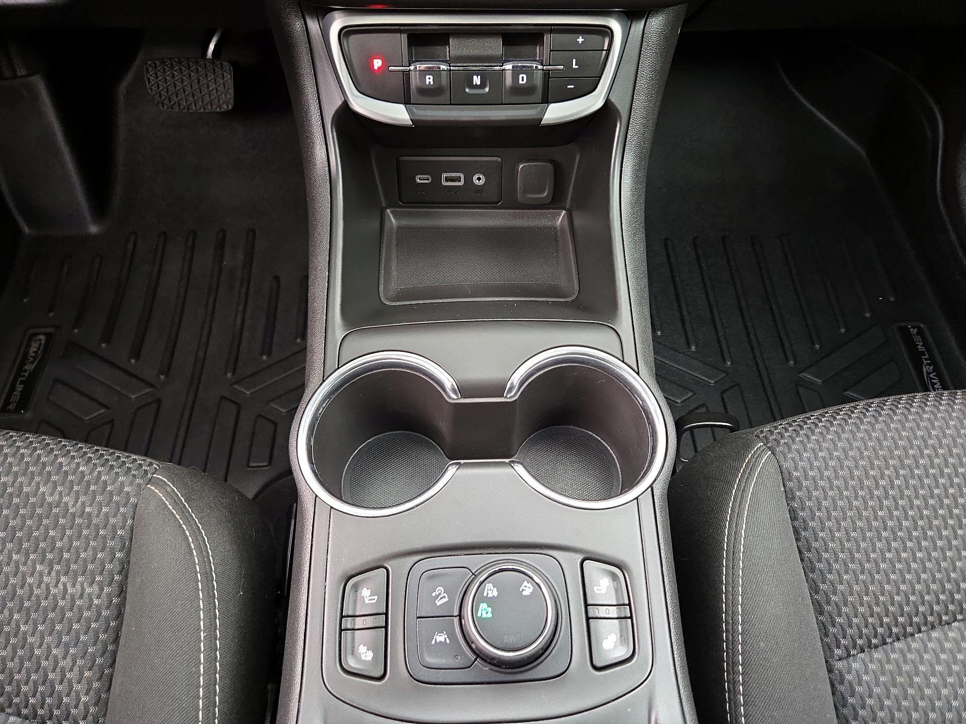 Thumbnail: 2022 GMC Terrain - 17