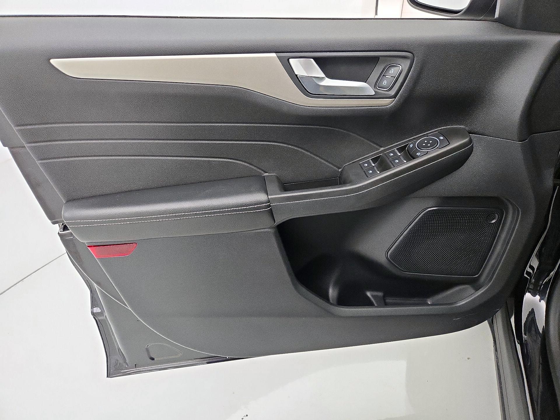 Thumbnail: 2021 Ford Escape - 12