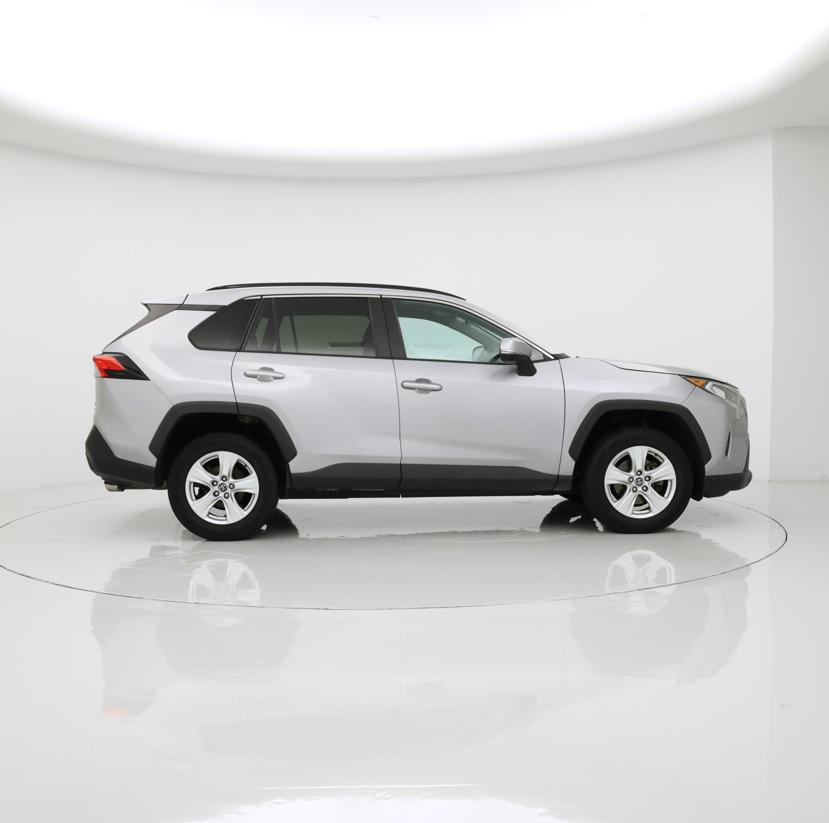 Thumbnail: 2021 Toyota RAV4 - 7