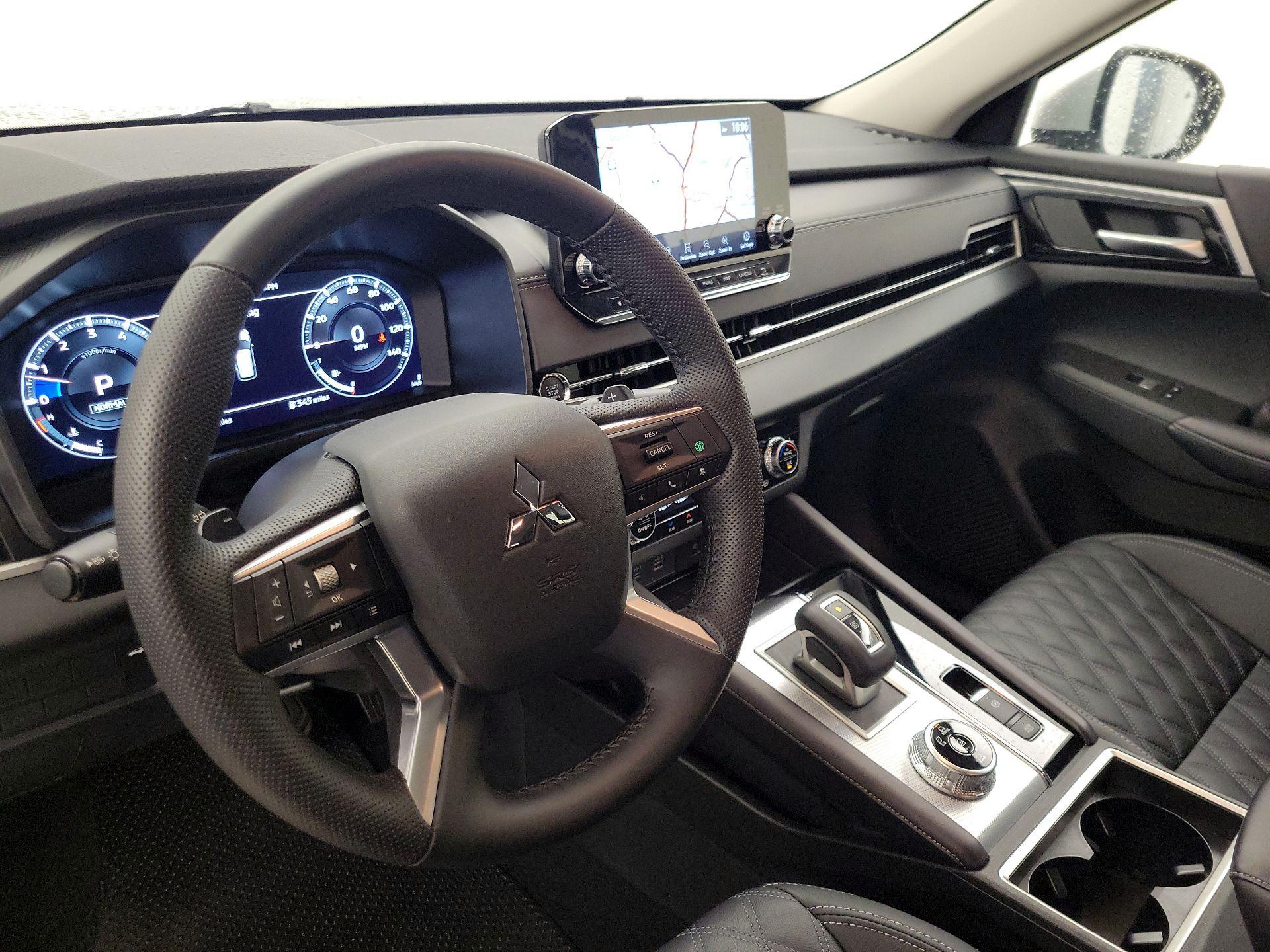 Thumbnail: 2024 Mitsubishi Outlander - 9