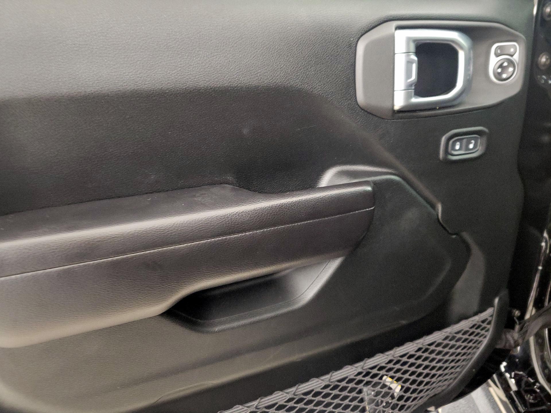 Thumbnail: 2020 Jeep Wrangler - 12