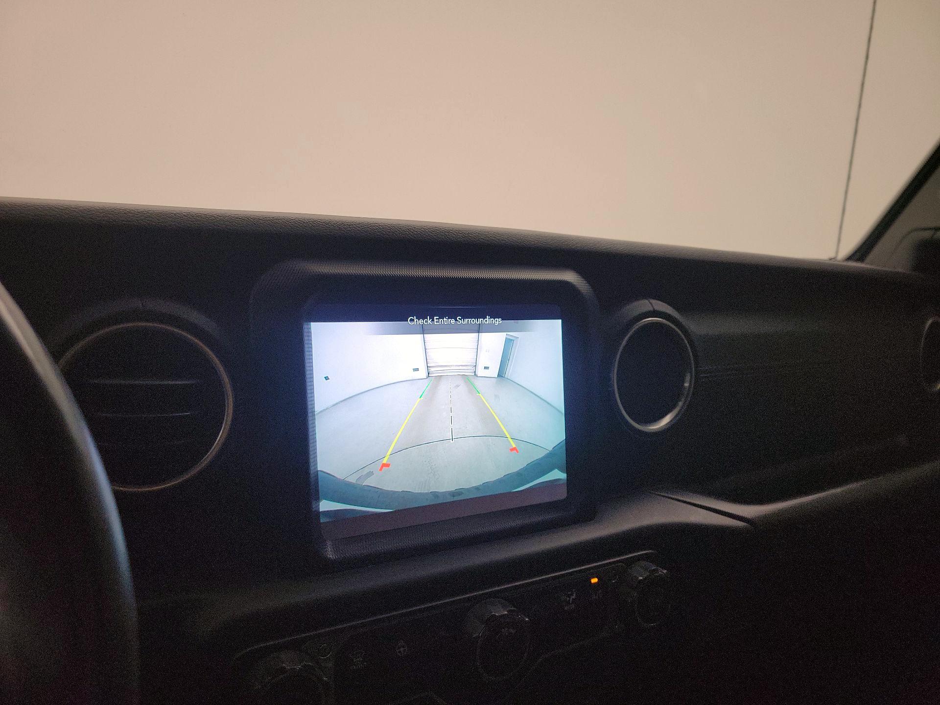 Thumbnail: 2020 Jeep Wrangler - 15