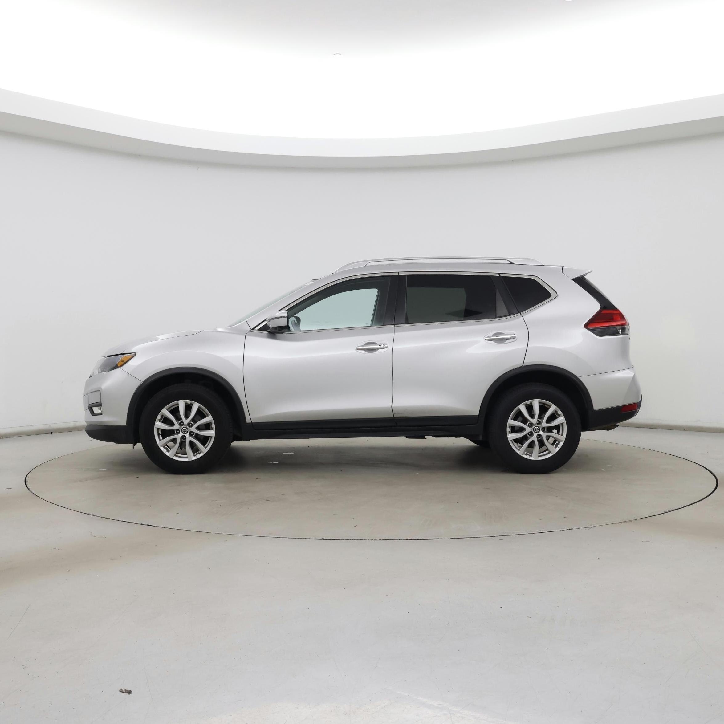 Thumbnail: 2017 Nissan Rogue - 3