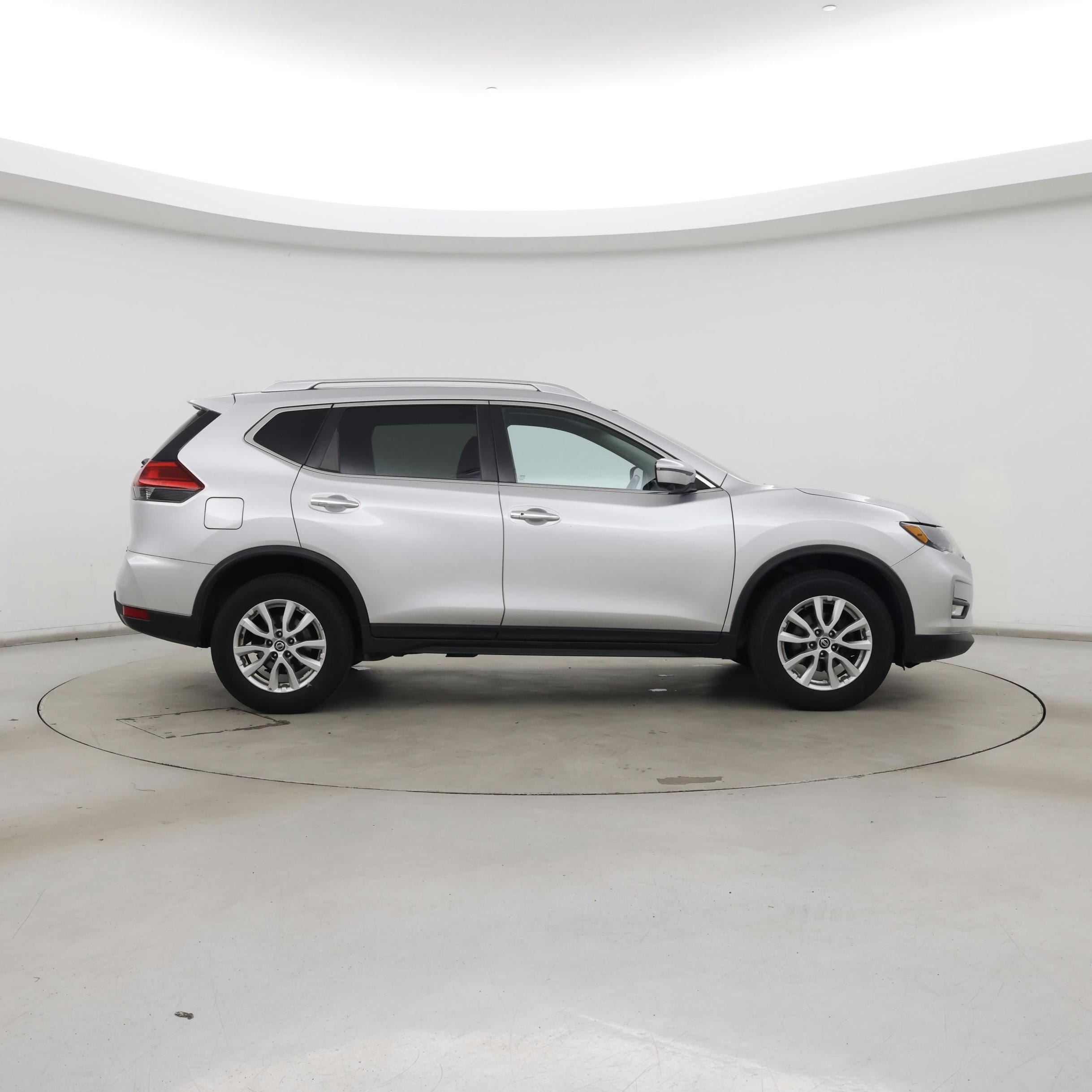 Thumbnail: 2017 Nissan Rogue - 7