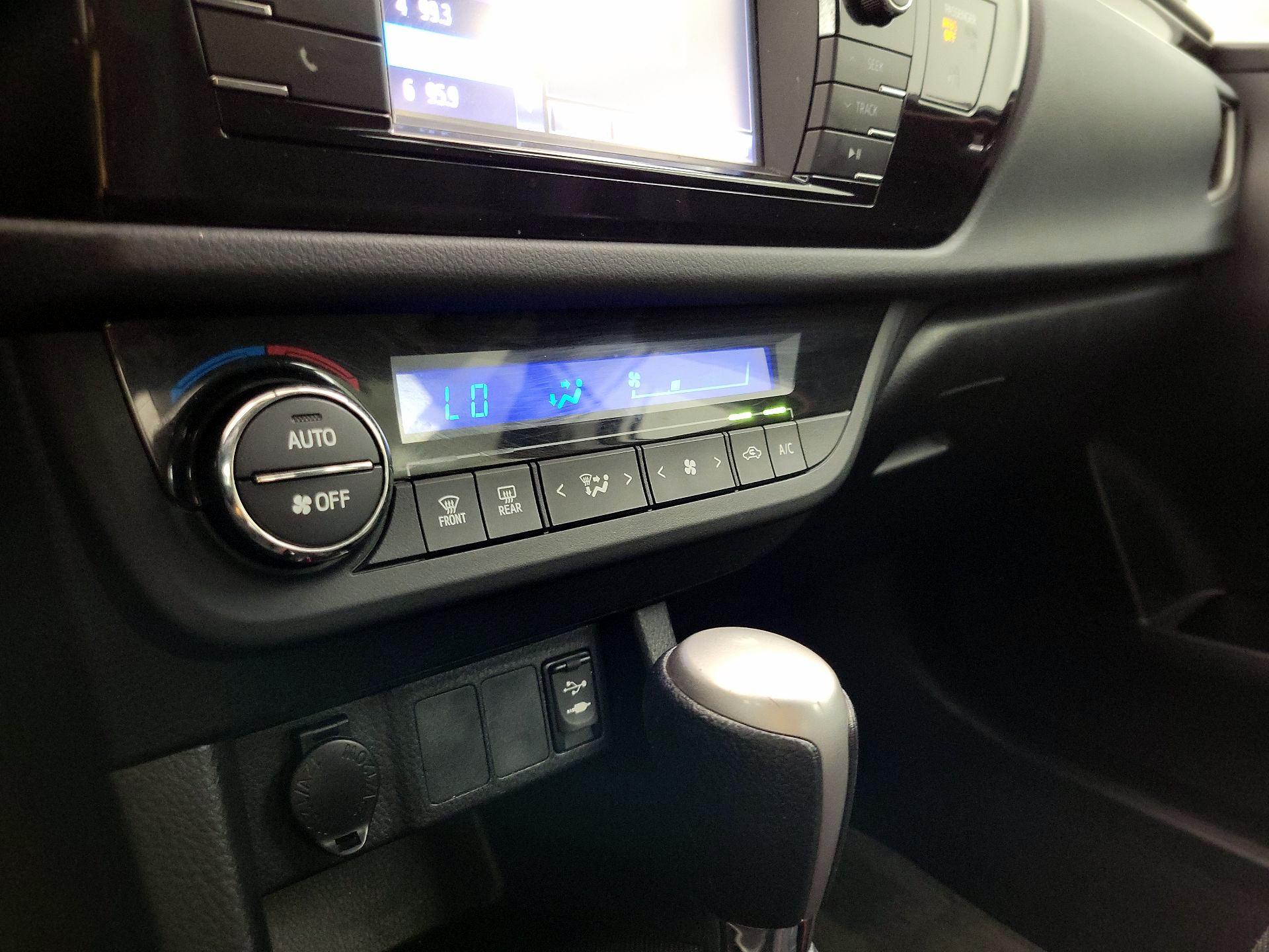Thumbnail: 2016 Toyota Corolla - 16
