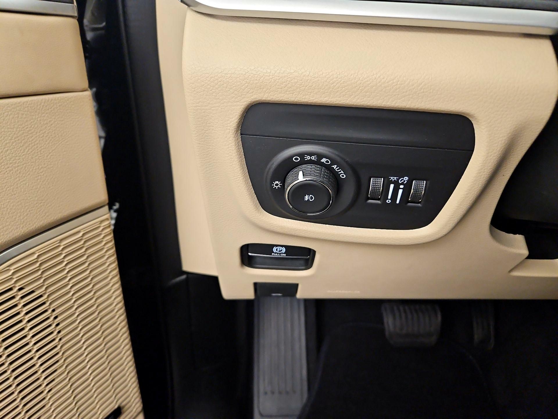 Thumbnail: 2022 Jeep Grand Cherokee L - 13