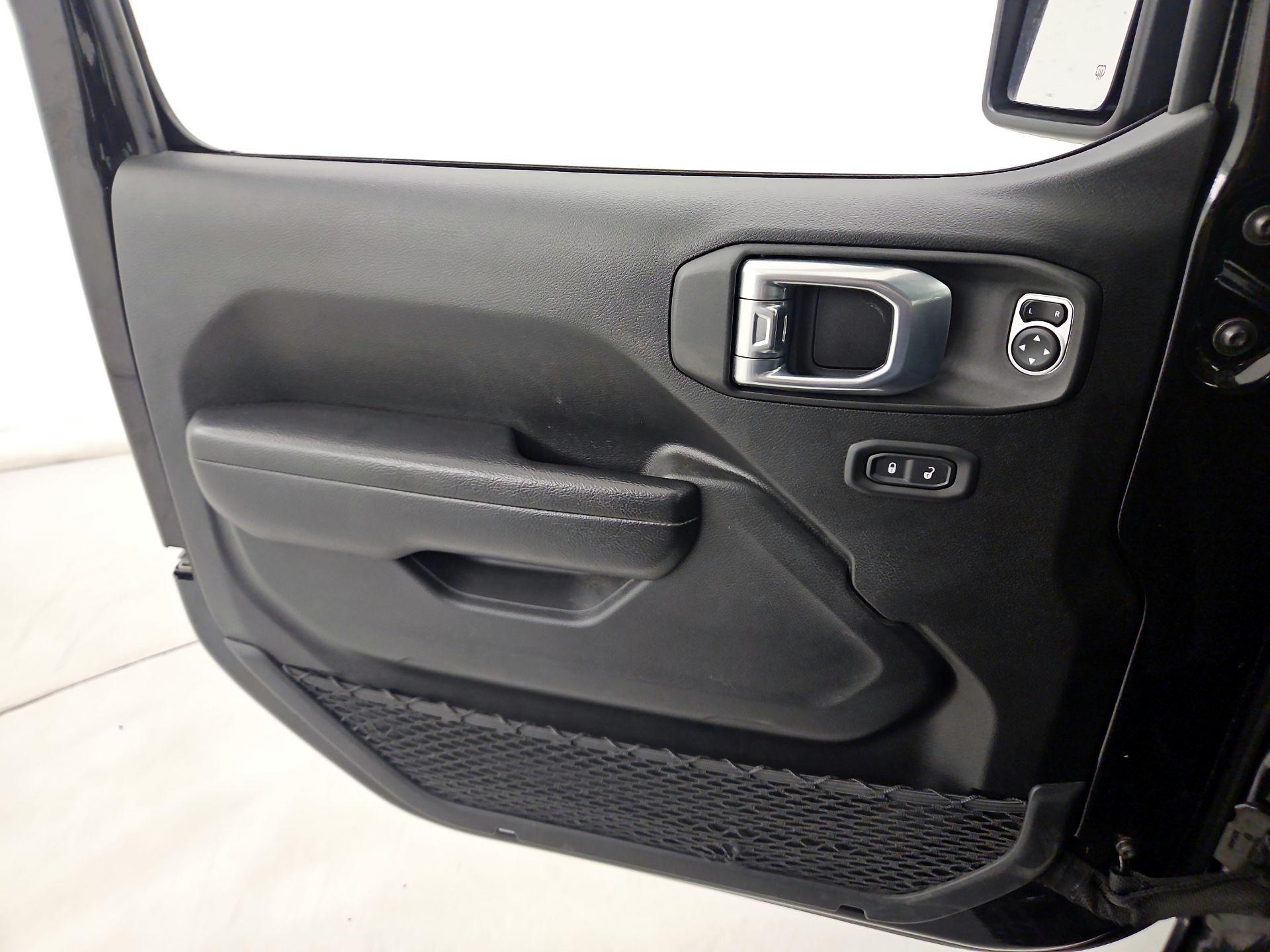 Thumbnail: 2022 Jeep Gladiator - 12