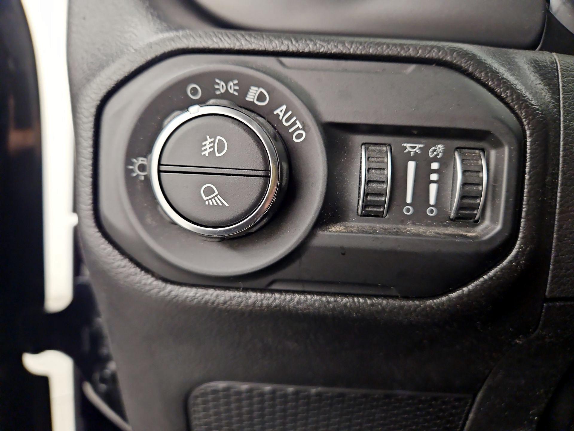 Thumbnail: 2022 Jeep Gladiator - 13