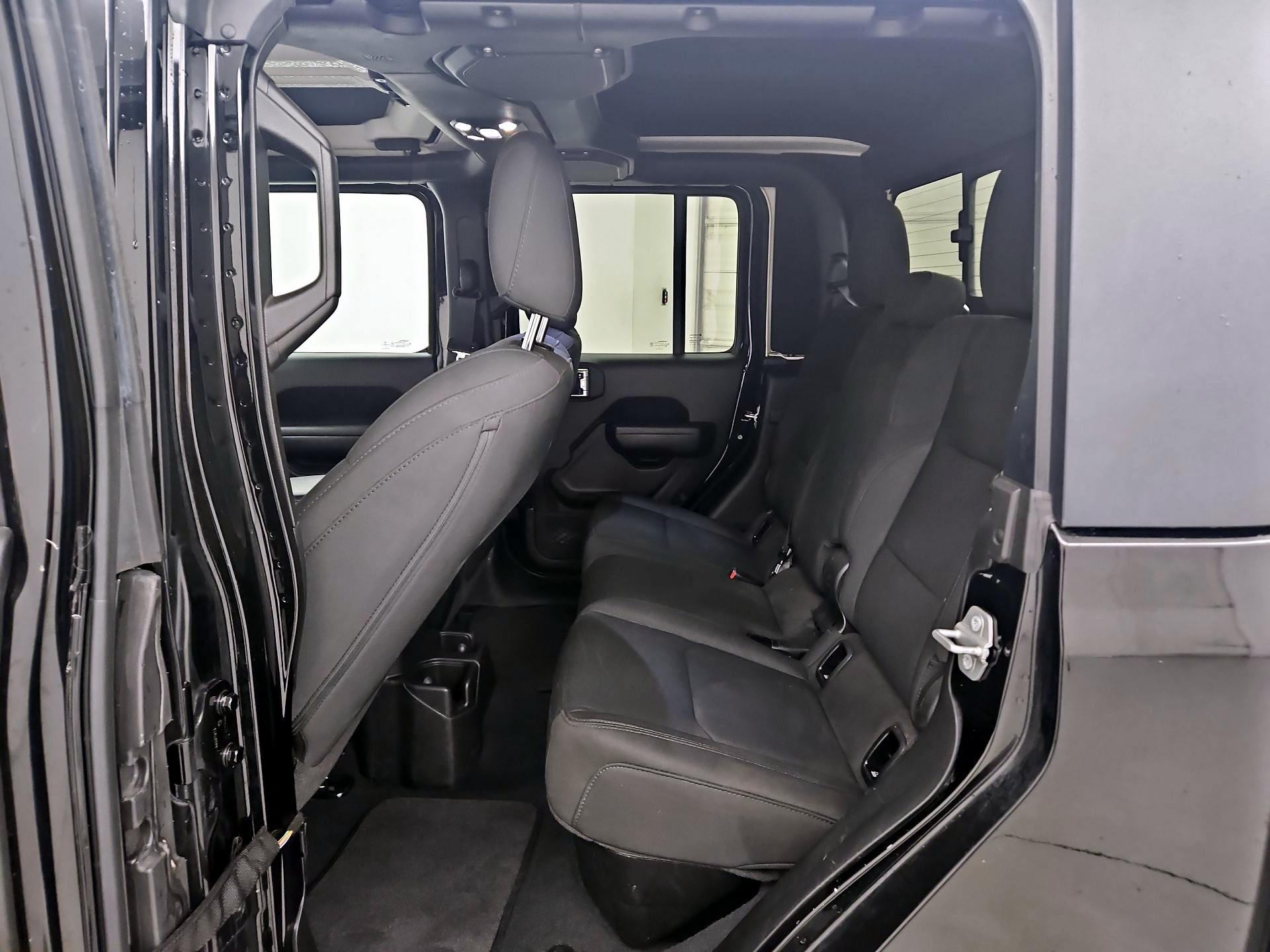 Thumbnail: 2022 Jeep Gladiator - 19