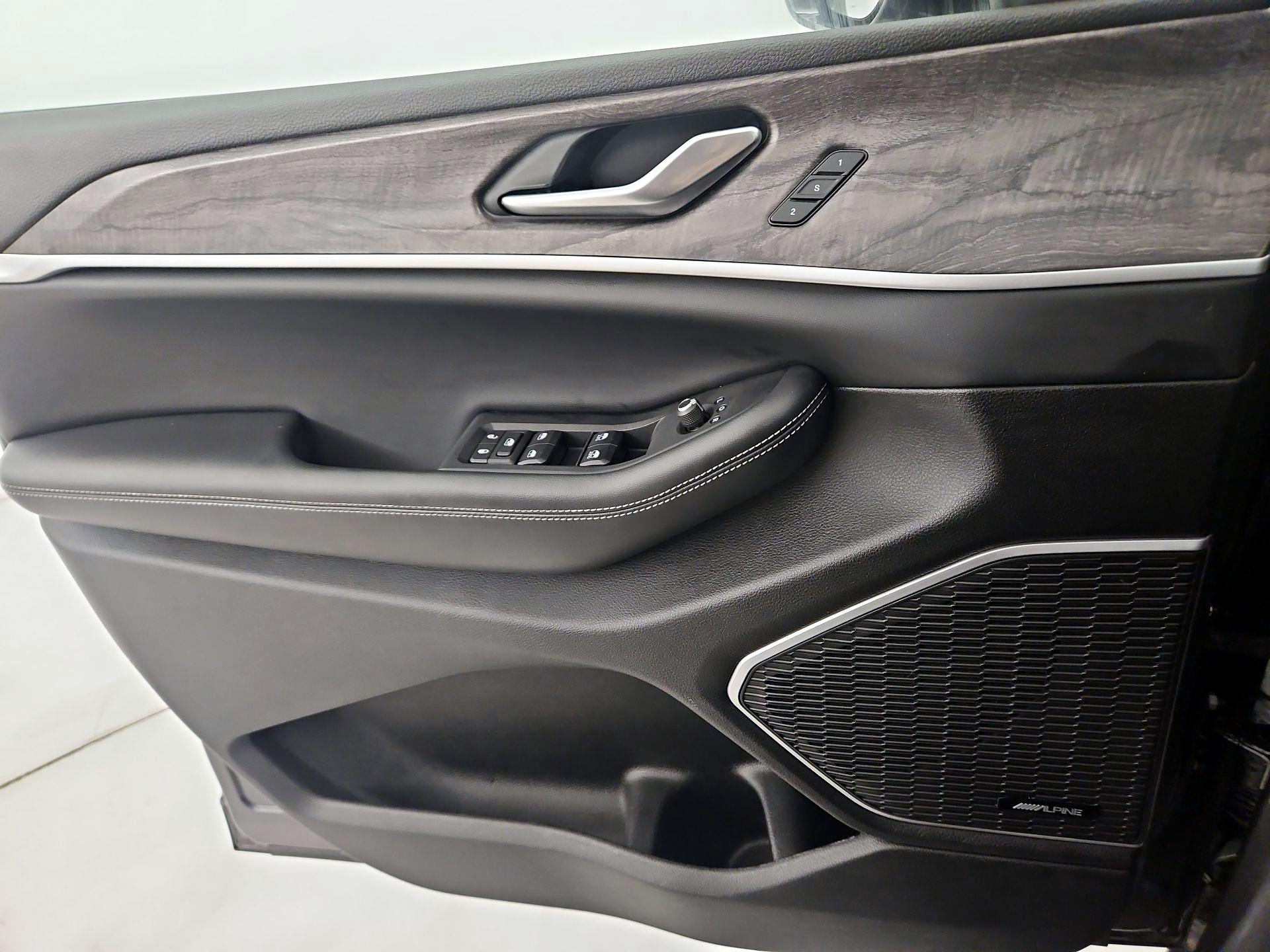 Thumbnail: 2022 Jeep Grand Cherokee L - 12