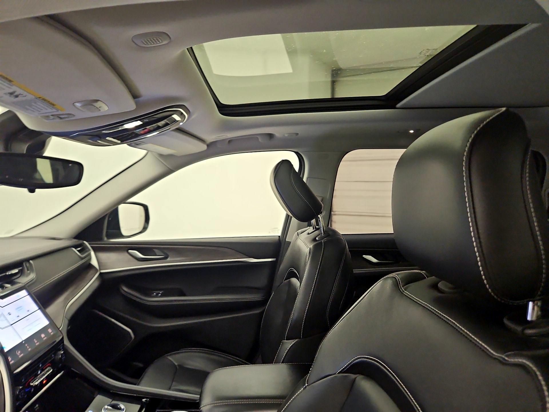 Thumbnail: 2022 Jeep Grand Cherokee L - 20