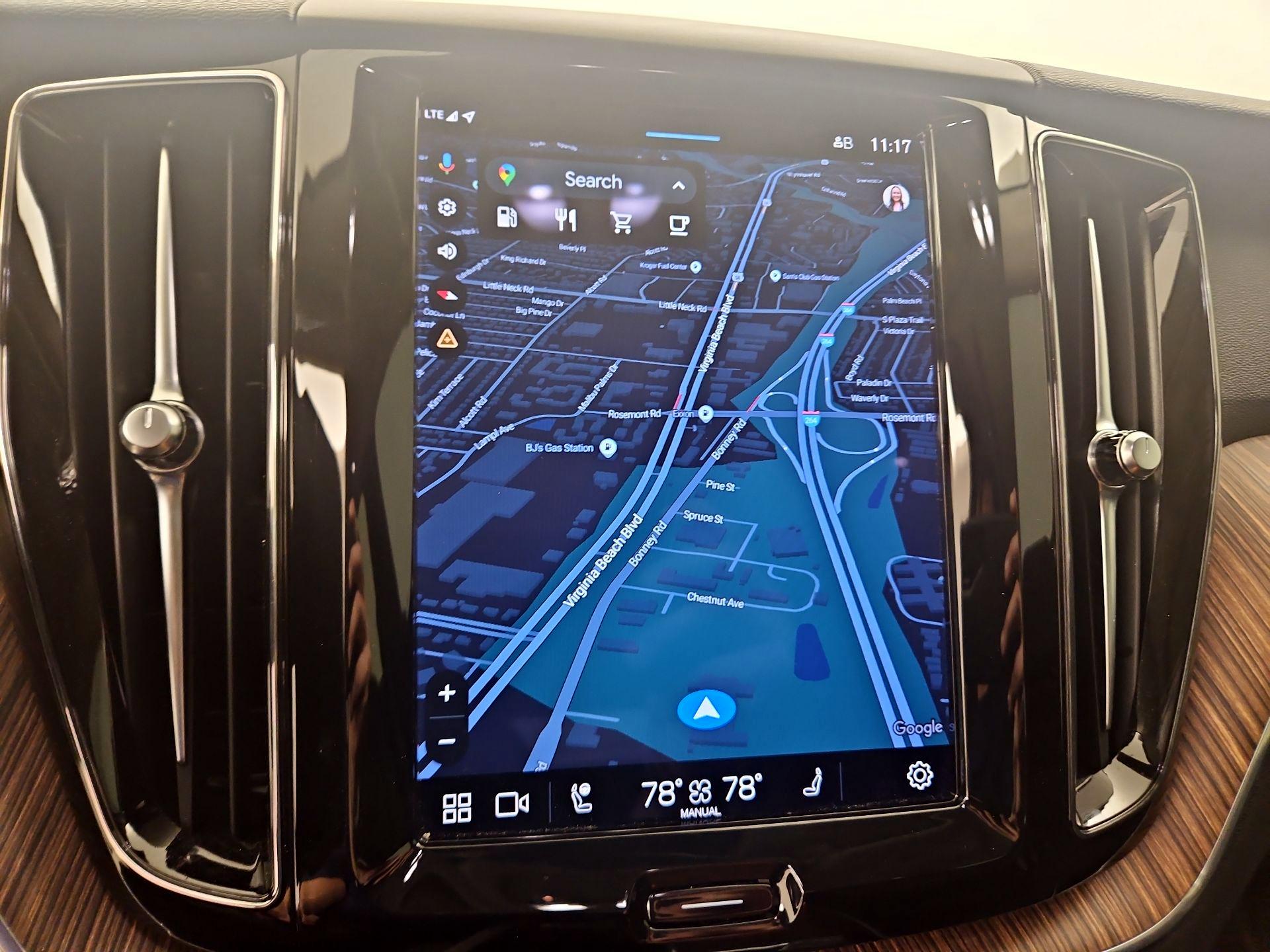 Thumbnail: 2022 Volvo XC60 - 14