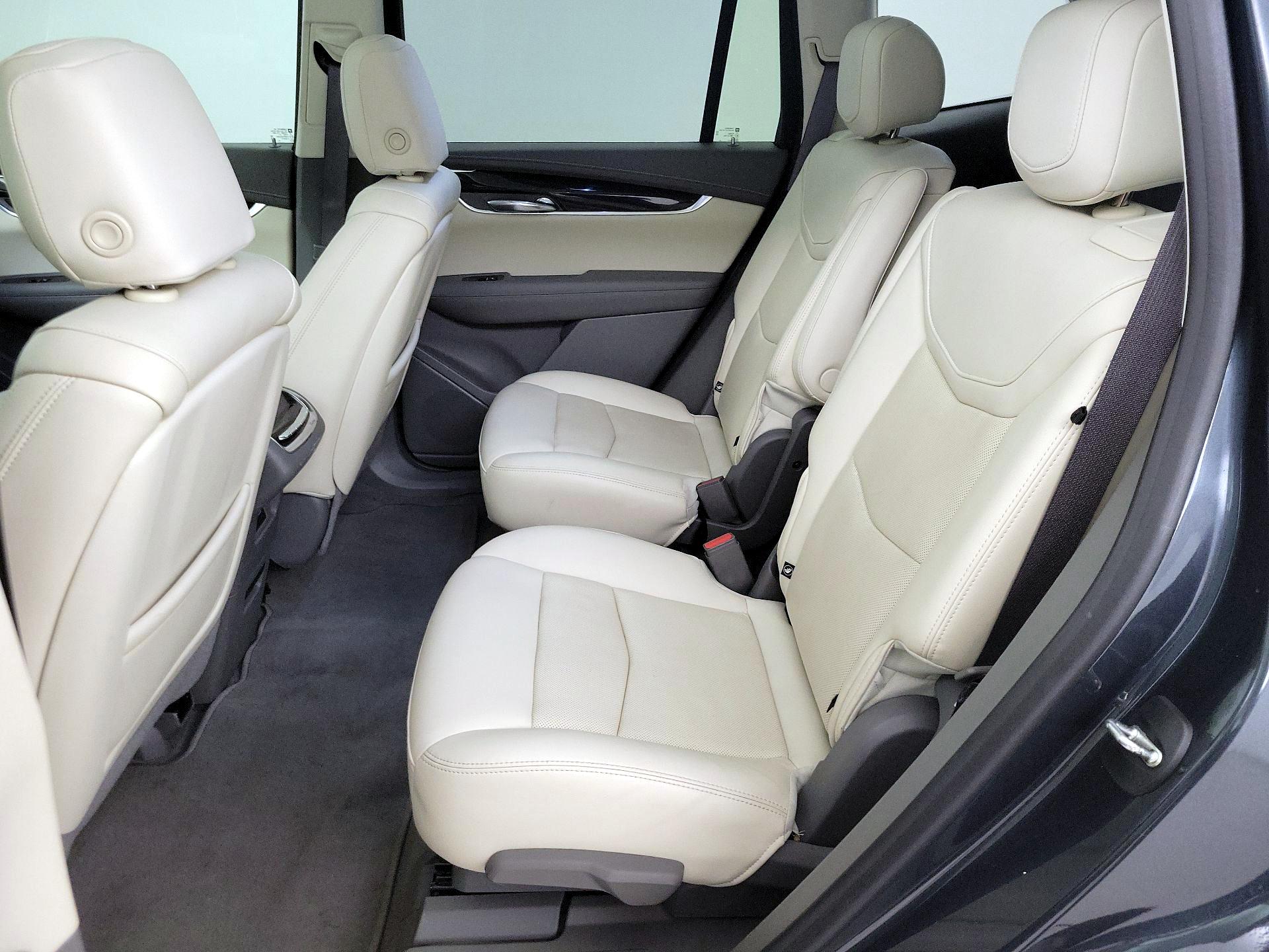 Thumbnail: 2021 Cadillac XT6 - 20
