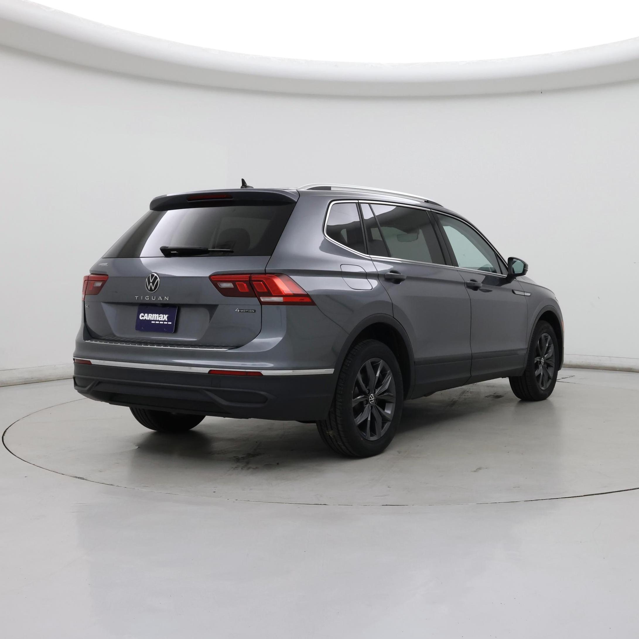 Thumbnail: 2022 Volkswagen Tiguan - 8