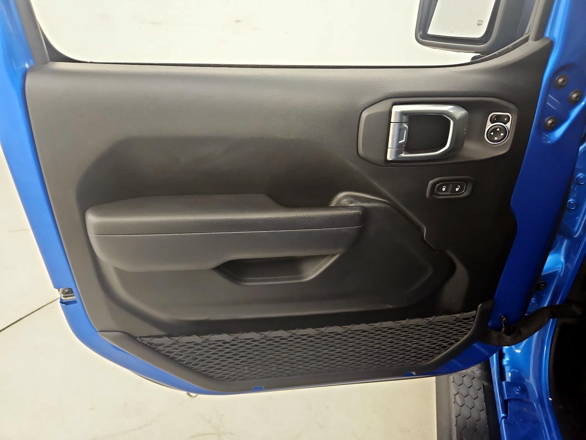 Thumbnail: 2022 Jeep Wrangler - 12