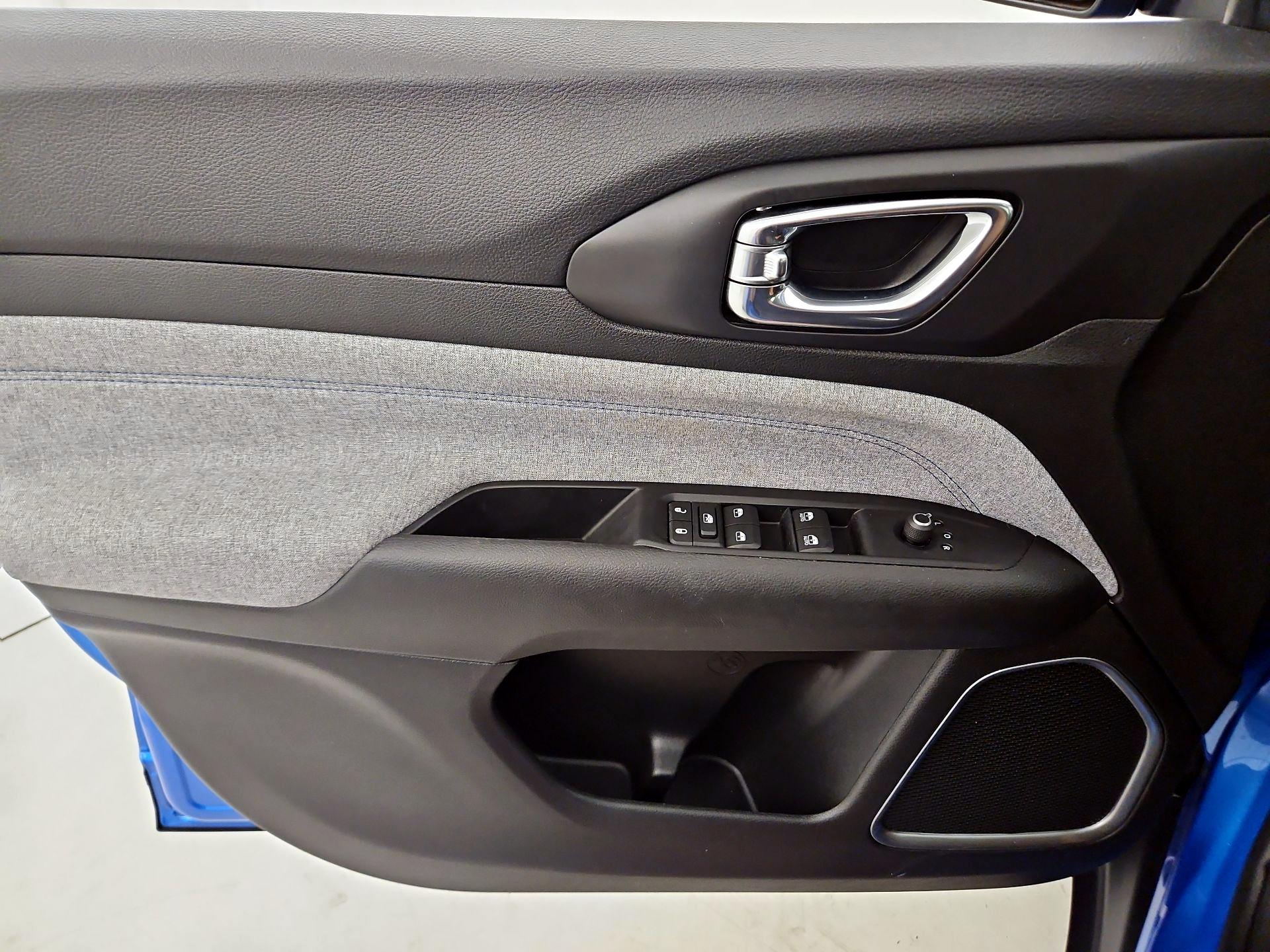 Thumbnail: 2022 Jeep Compass - 12