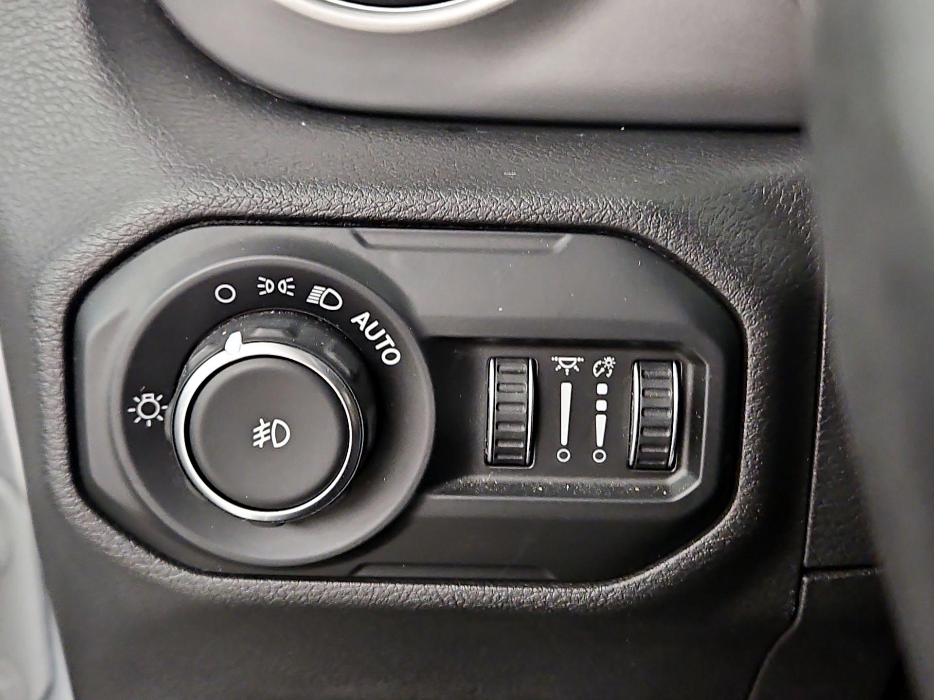 Thumbnail: 2021 Jeep Wrangler - 13