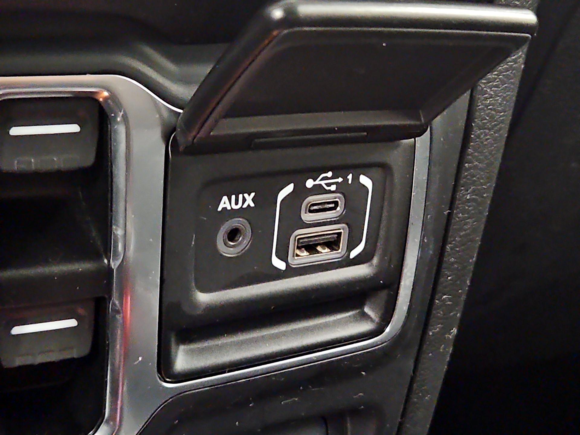 Thumbnail: 2021 Jeep Wrangler - 19