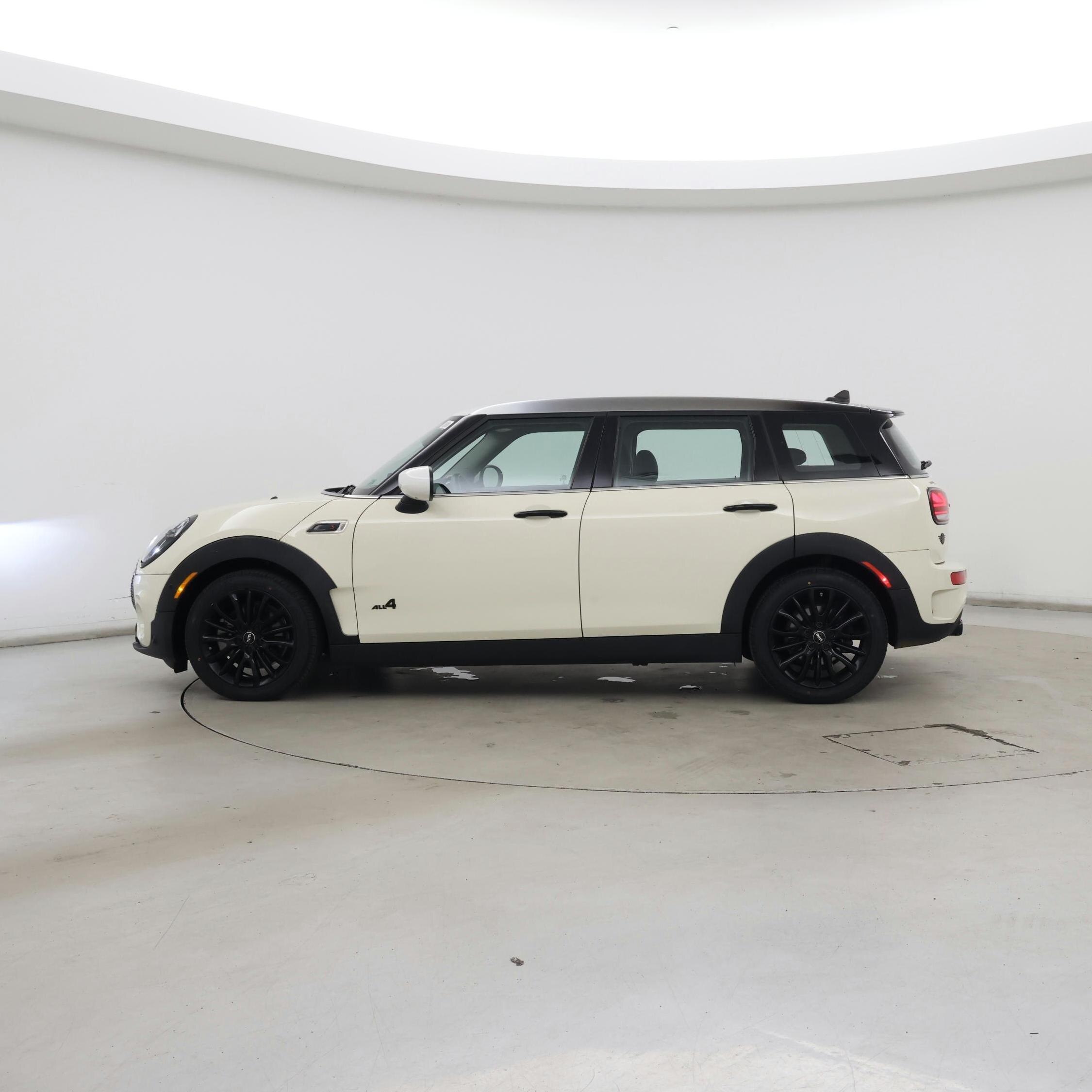 Thumbnail: 2023 MINI Cooper Clubman - 3
