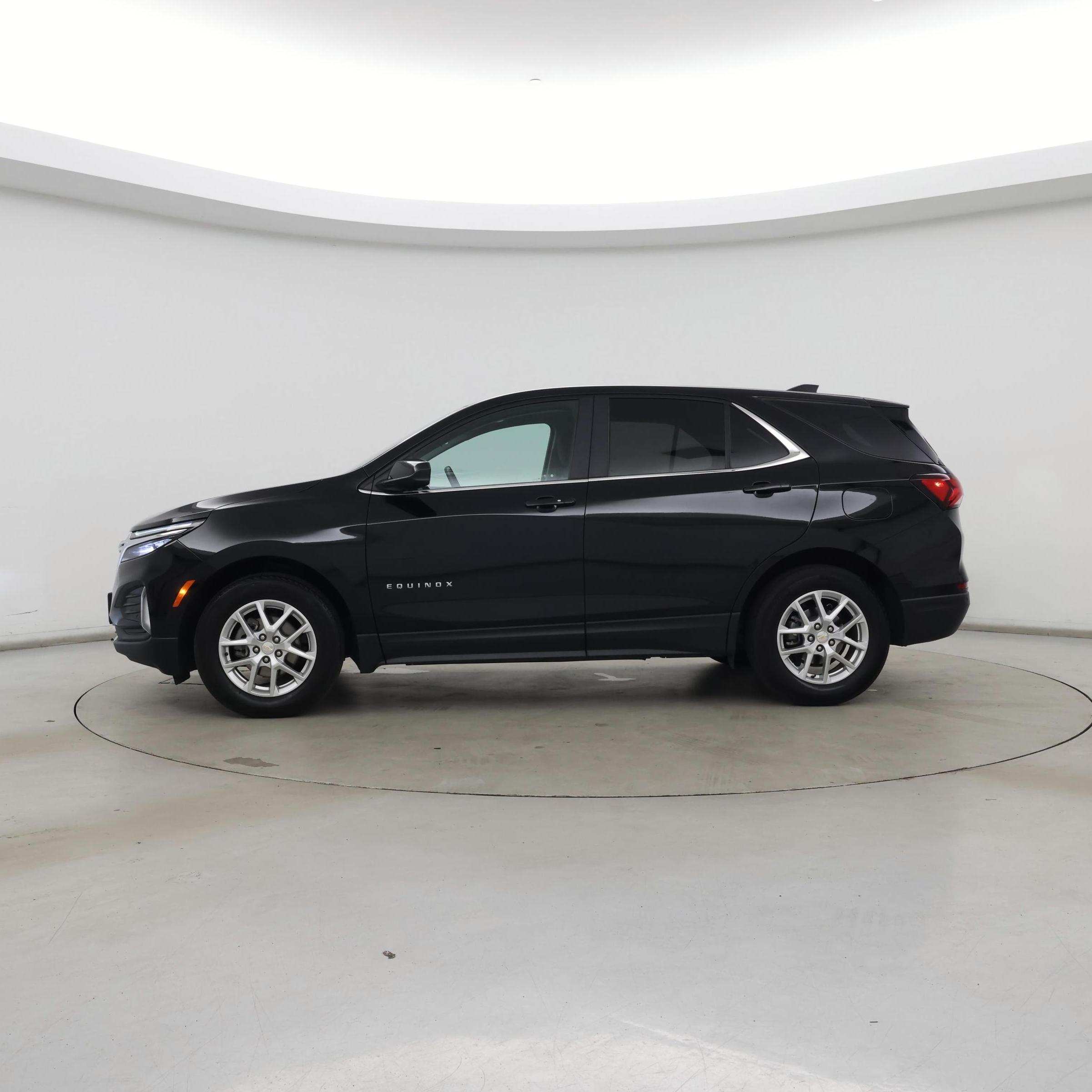 Thumbnail: 2023 Chevrolet Equinox - 3