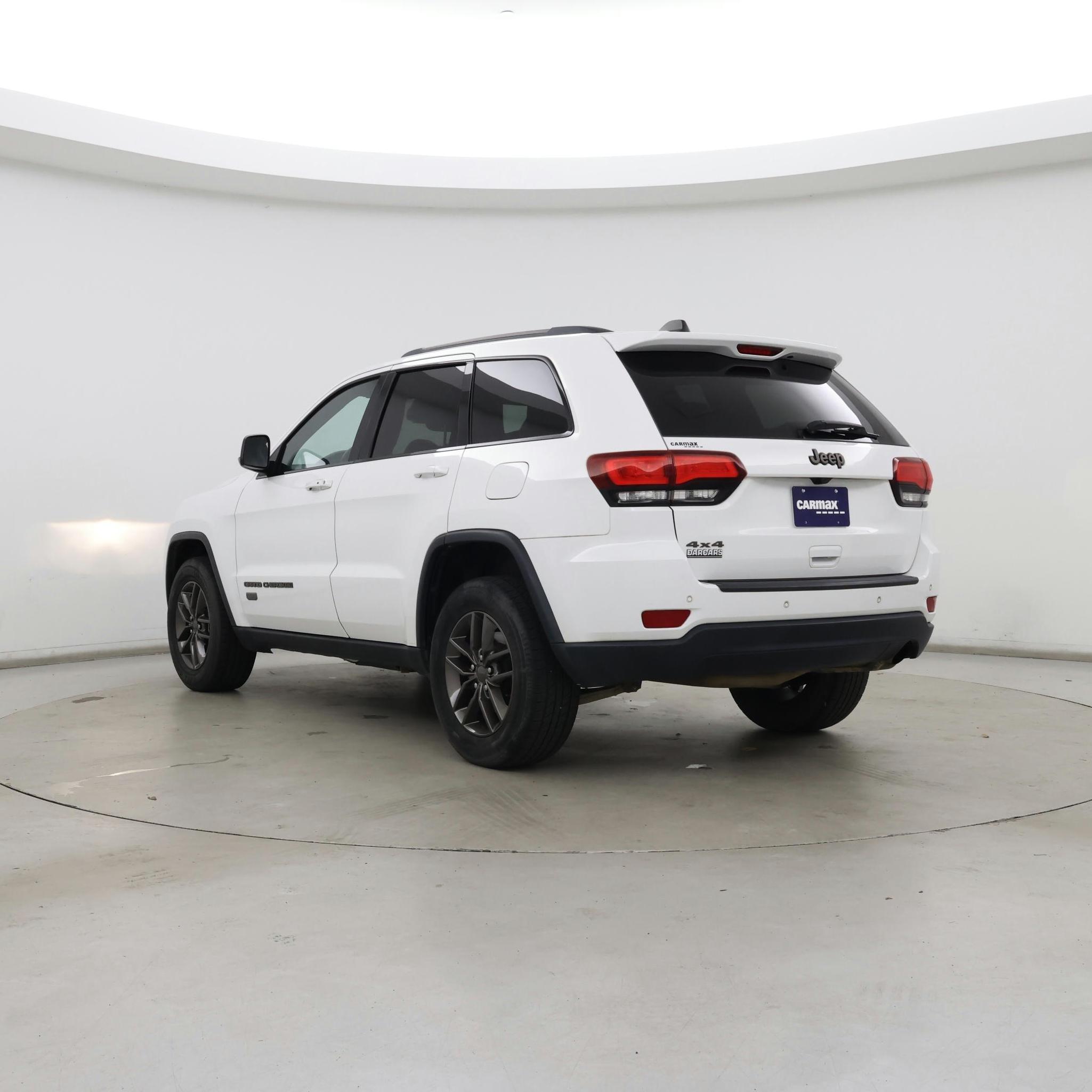 Thumbnail: 2016 Jeep Grand Cherokee - 2