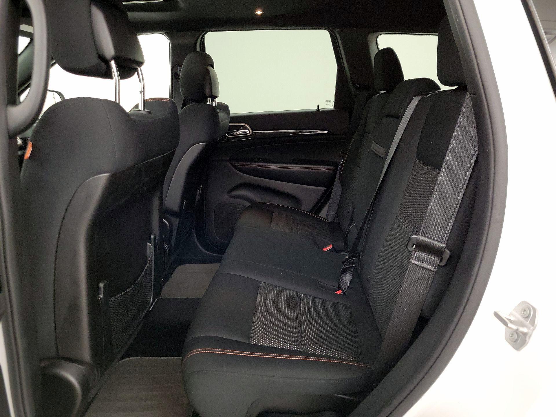 Thumbnail: 2016 Jeep Grand Cherokee - 20
