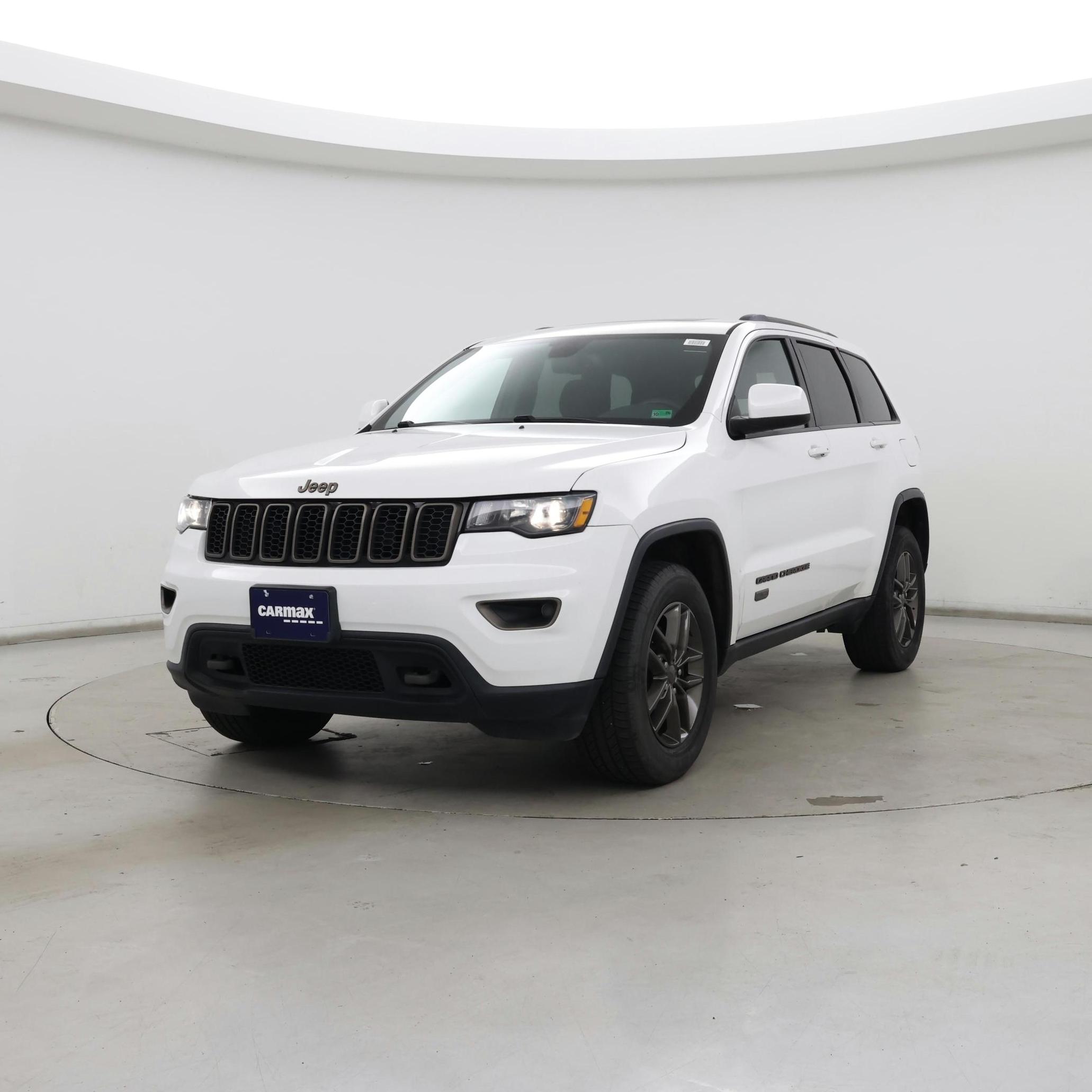 Thumbnail: 2016 Jeep Grand Cherokee - 4