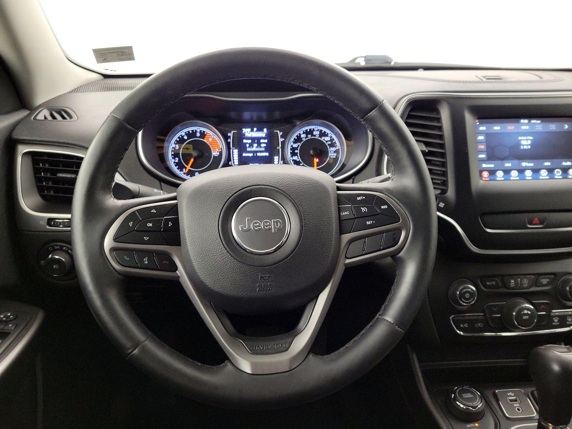 Thumbnail: 2019 Jeep Cherokee - 10