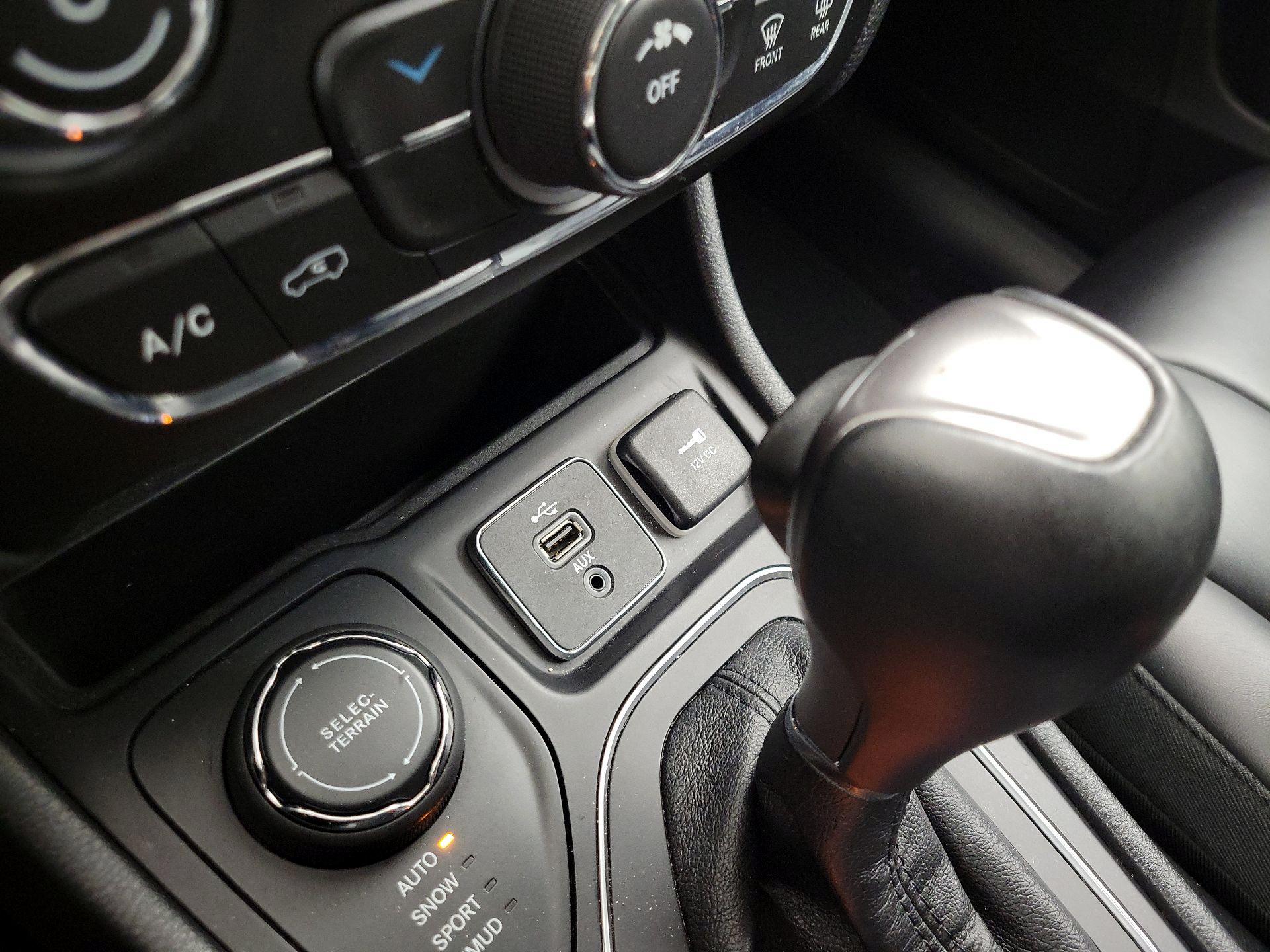 Thumbnail: 2019 Jeep Cherokee - 18