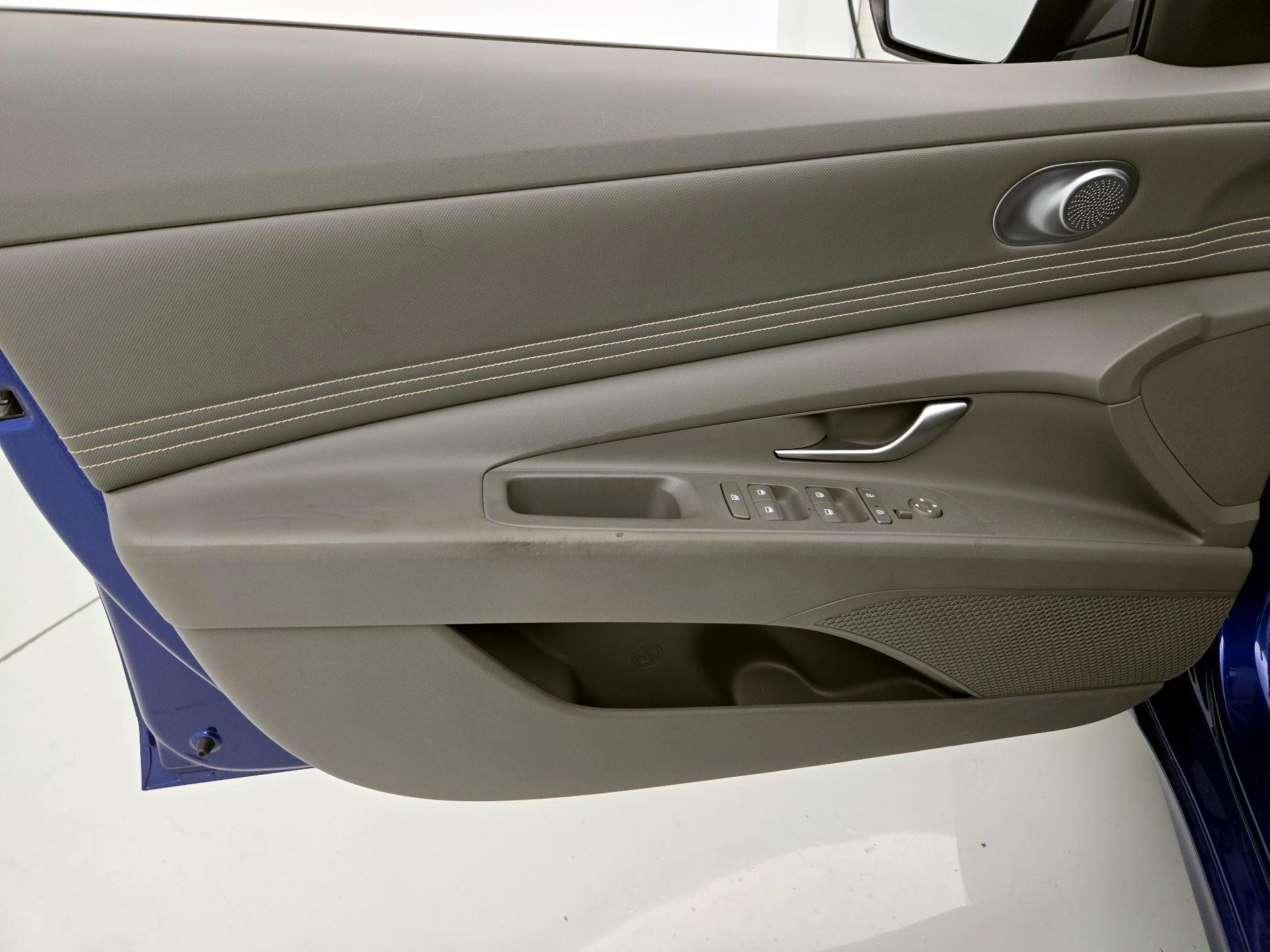 Thumbnail: 2023 Hyundai Elantra - 12