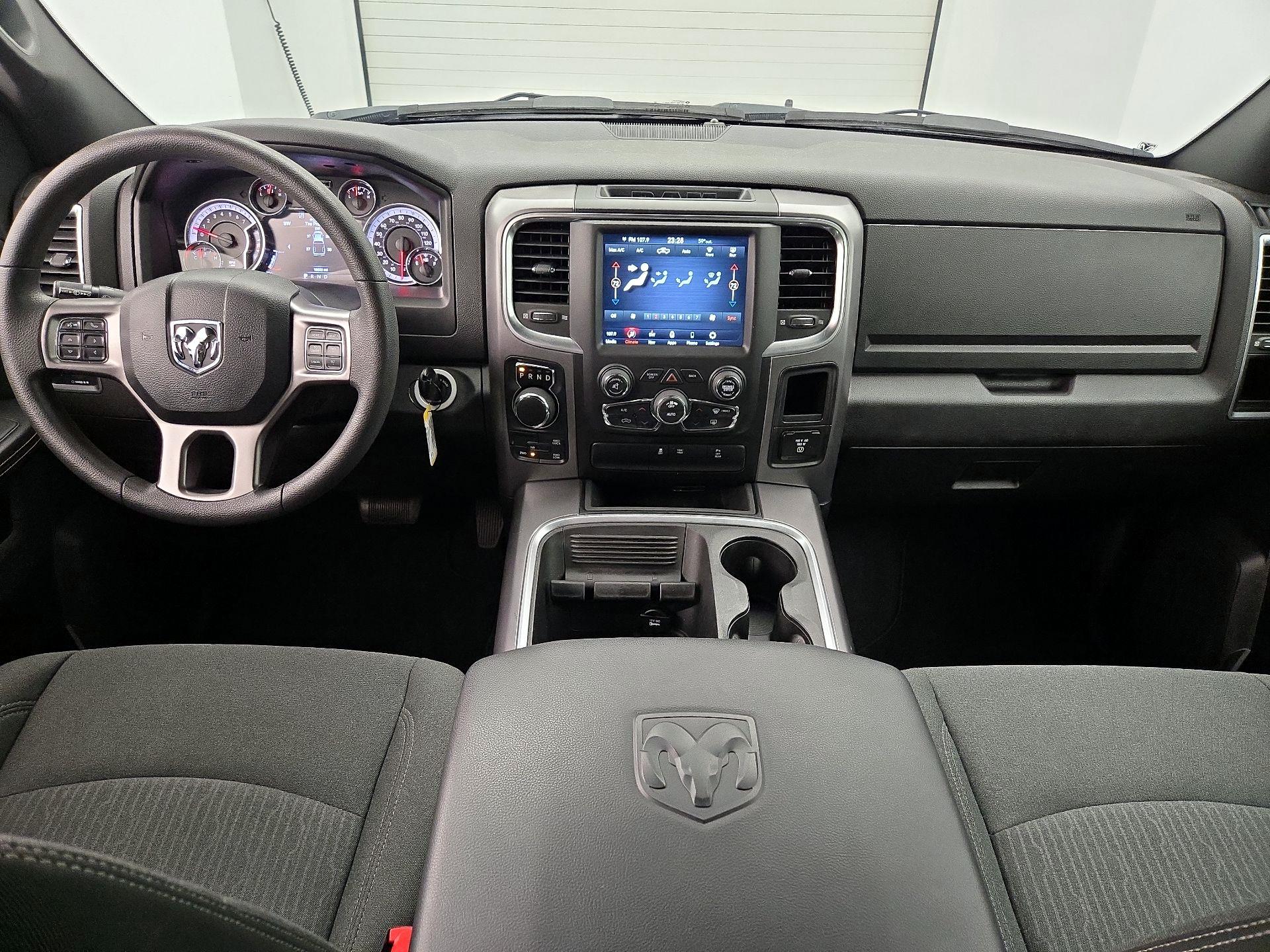 Thumbnail: 2021 RAM 1500 Classic - 9