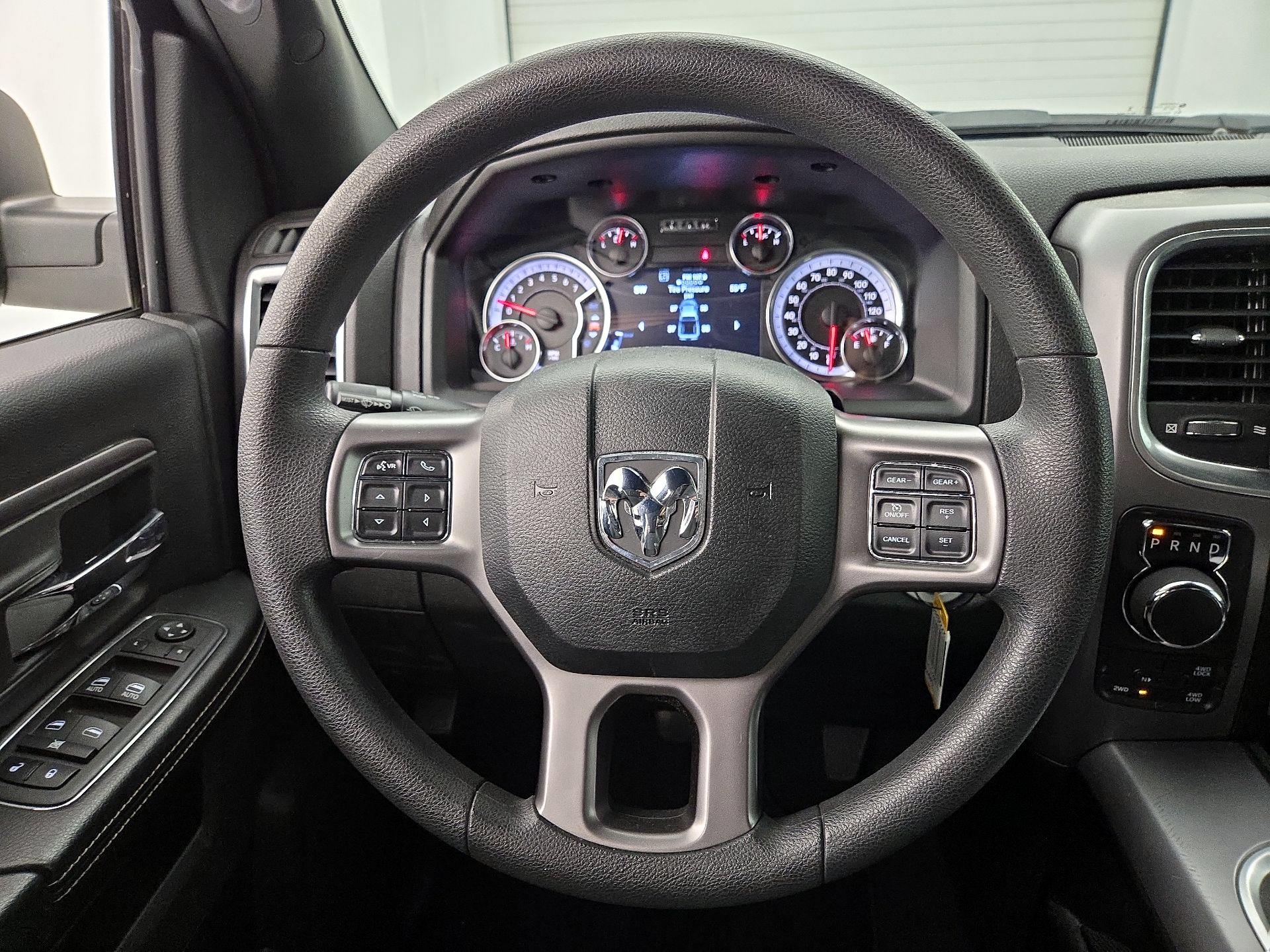 Thumbnail: 2021 RAM 1500 Classic - 10