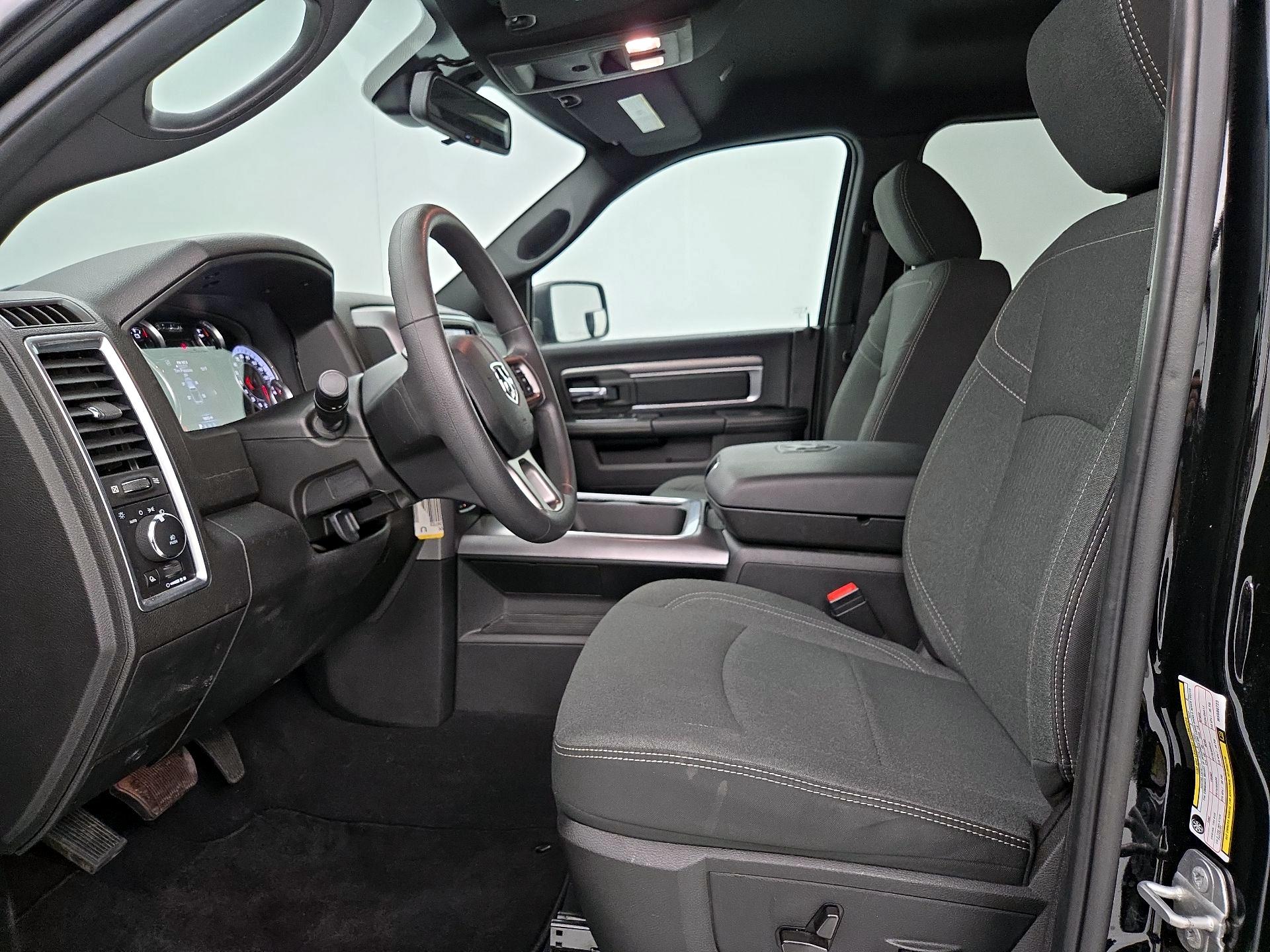 Thumbnail: 2021 RAM 1500 Classic - 11