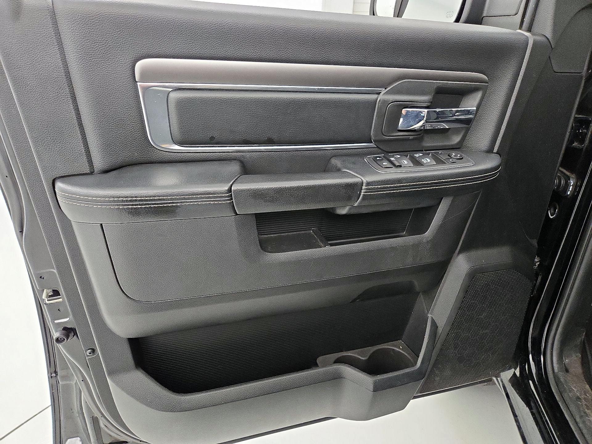 Thumbnail: 2021 RAM 1500 Classic - 12