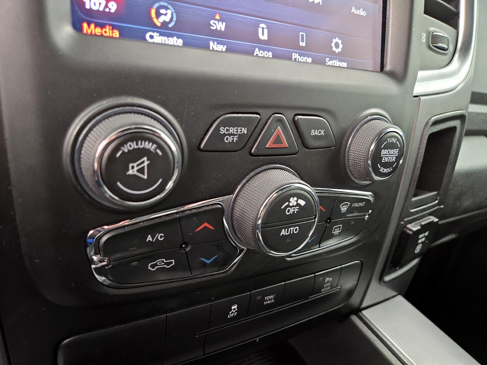 Thumbnail: 2021 RAM 1500 Classic - 17