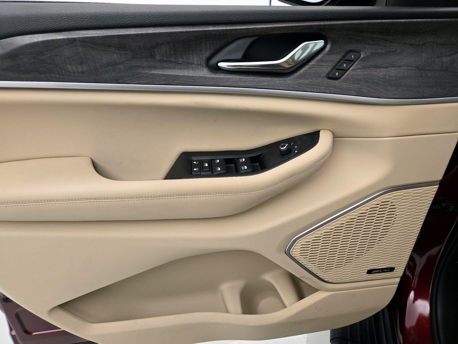 Thumbnail: 2023 Jeep Grand Cherokee - 12
