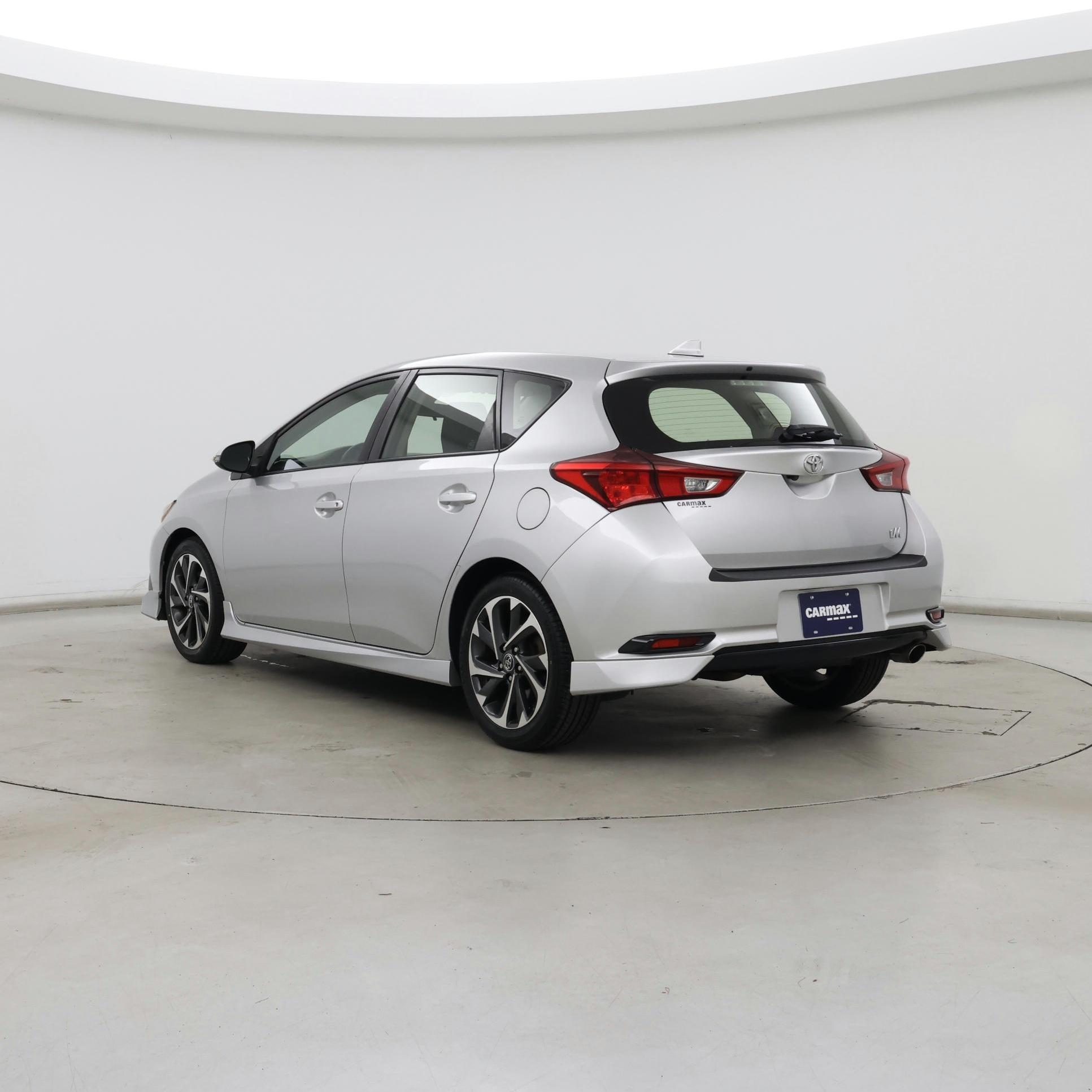 Thumbnail: 2018 Toyota Corolla iM - 2