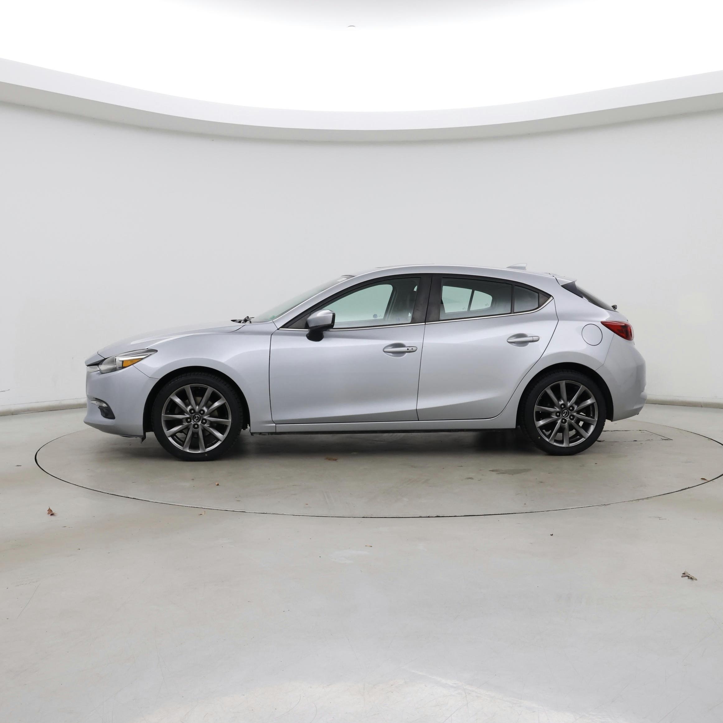 Thumbnail: 2018 Mazda Mazda3 - 3