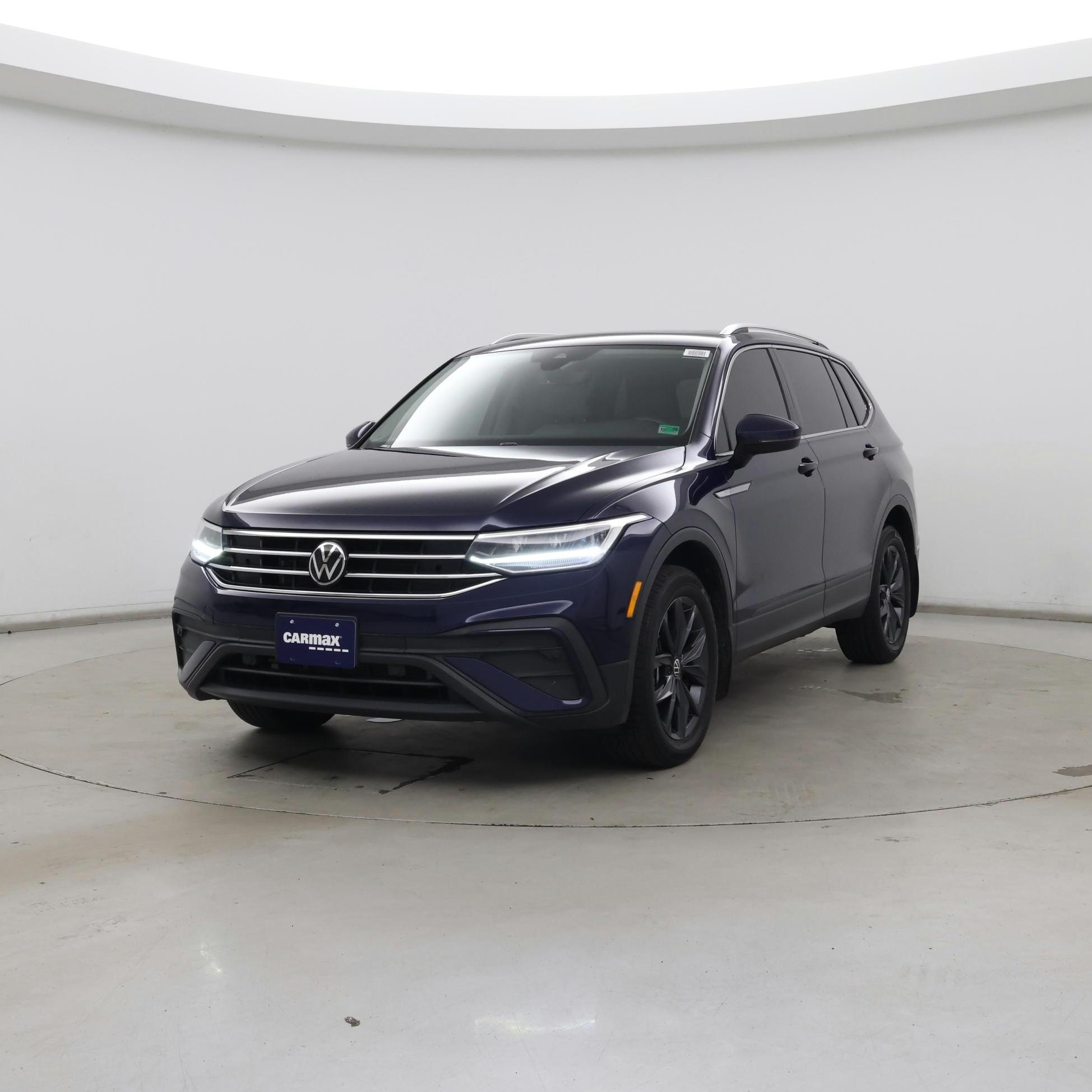 Thumbnail: 2023 Volkswagen Tiguan - 4