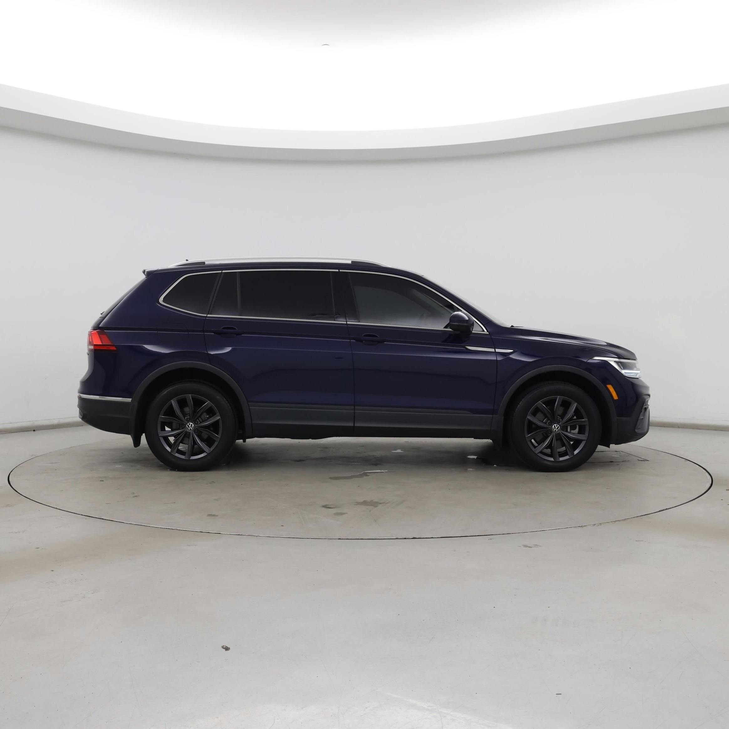 Thumbnail: 2023 Volkswagen Tiguan - 7