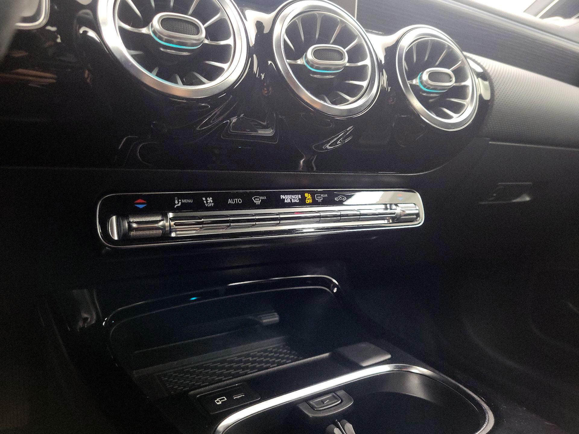 Thumbnail: 2020 Mercedes-Benz CLA - 17