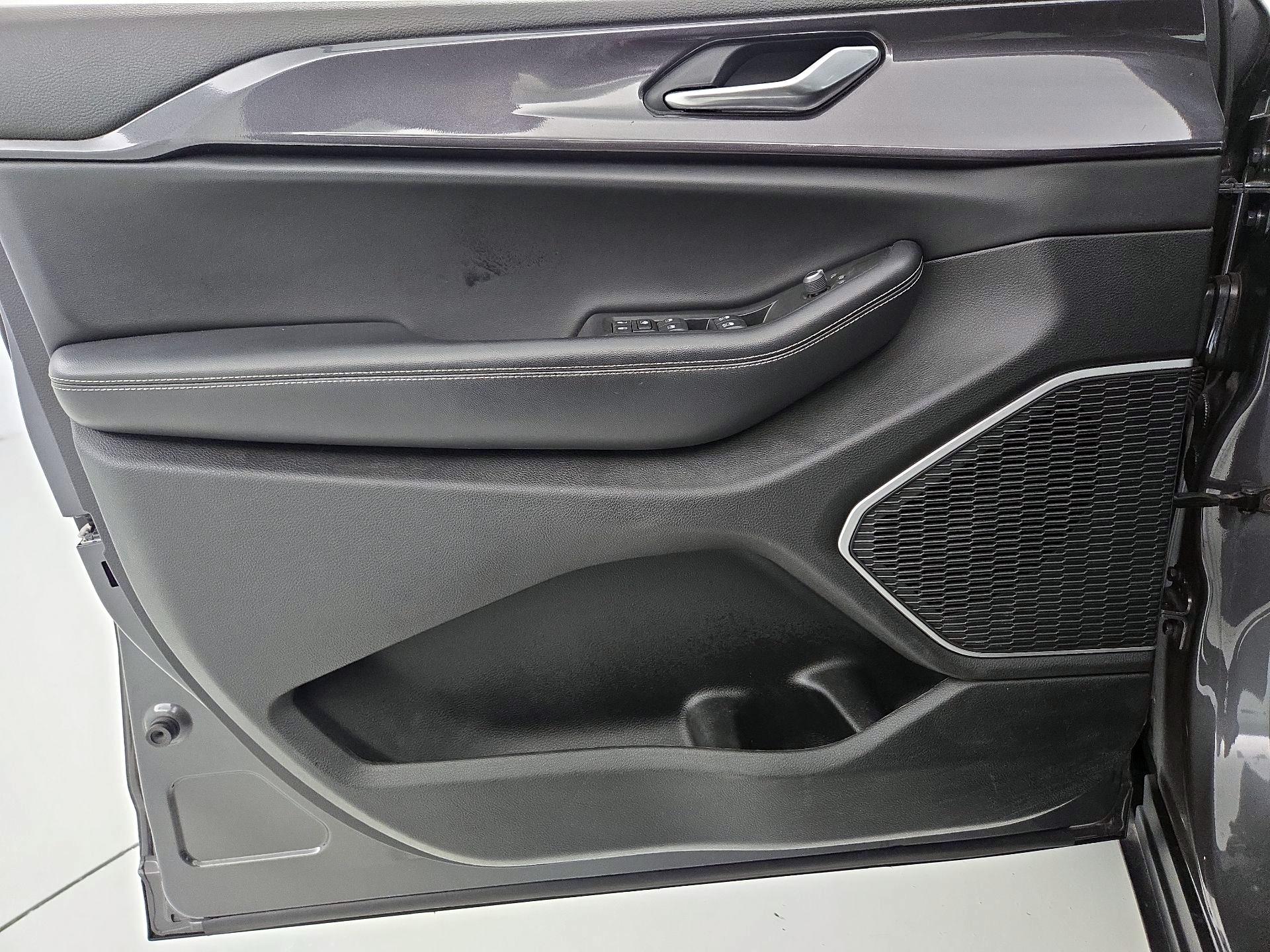 Thumbnail: 2021 Jeep Grand Cherokee L - 10